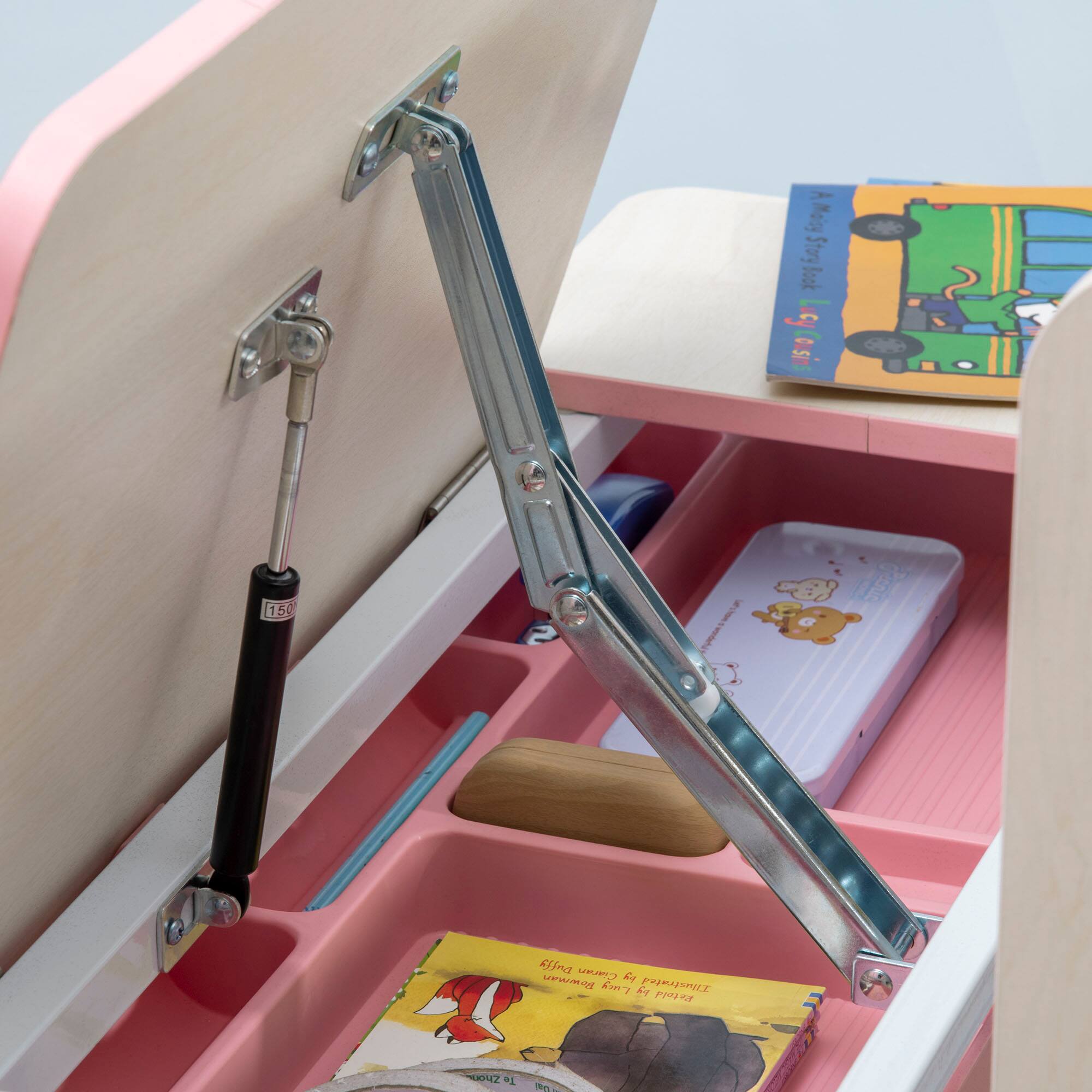 Molly Story Book  
160  
Finan Ciran Bewman  
d4 Es A 4  
Illustrated  
OCHZ Te d -  

A Magic Story Book  
By: Gosi  

Illustrated by:  
Pamashini  
Illustrated by:  
Piyush