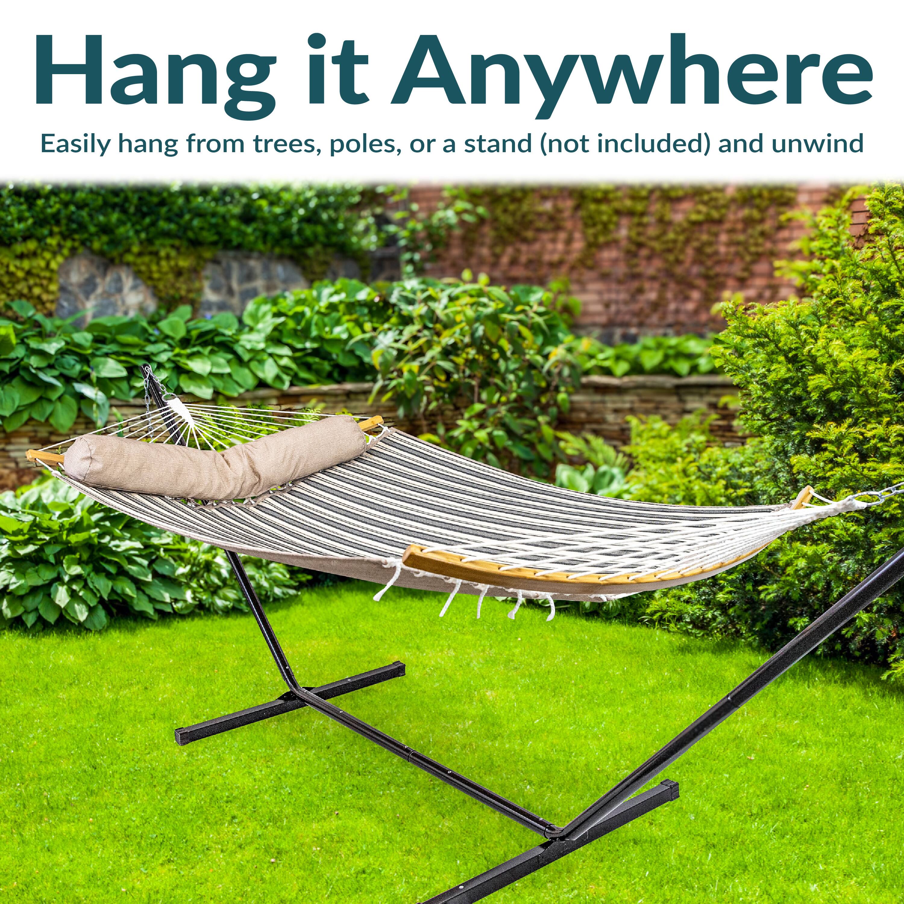 Hang it Anywhere  
Easily hang from trees, poles, or a stand (not included) and unwind