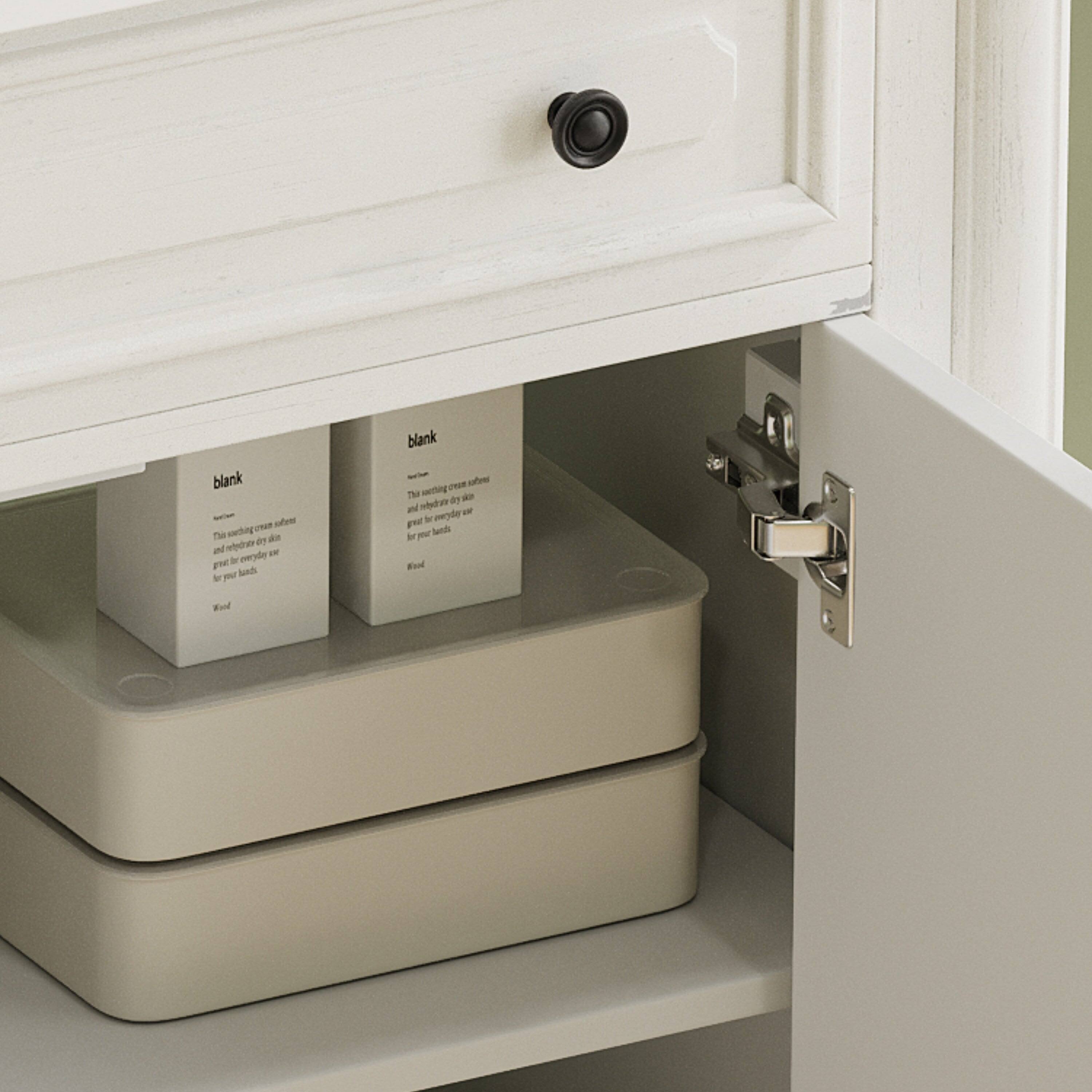 blank  
This washing cream softens and moisturizes dry skin.  
Great for everyday use for your hands.  
Wood  

blank  
This soothing cream softens and moisturizes dry skin.  
Great for everyday use for your hands.  
Wood