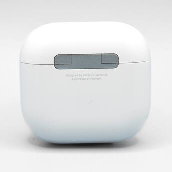 Apple Refurbished Excellent AirPods 4 Replacement Charging Case Apple Refurbished Excellent AirPods 4 Replacement Charging Case