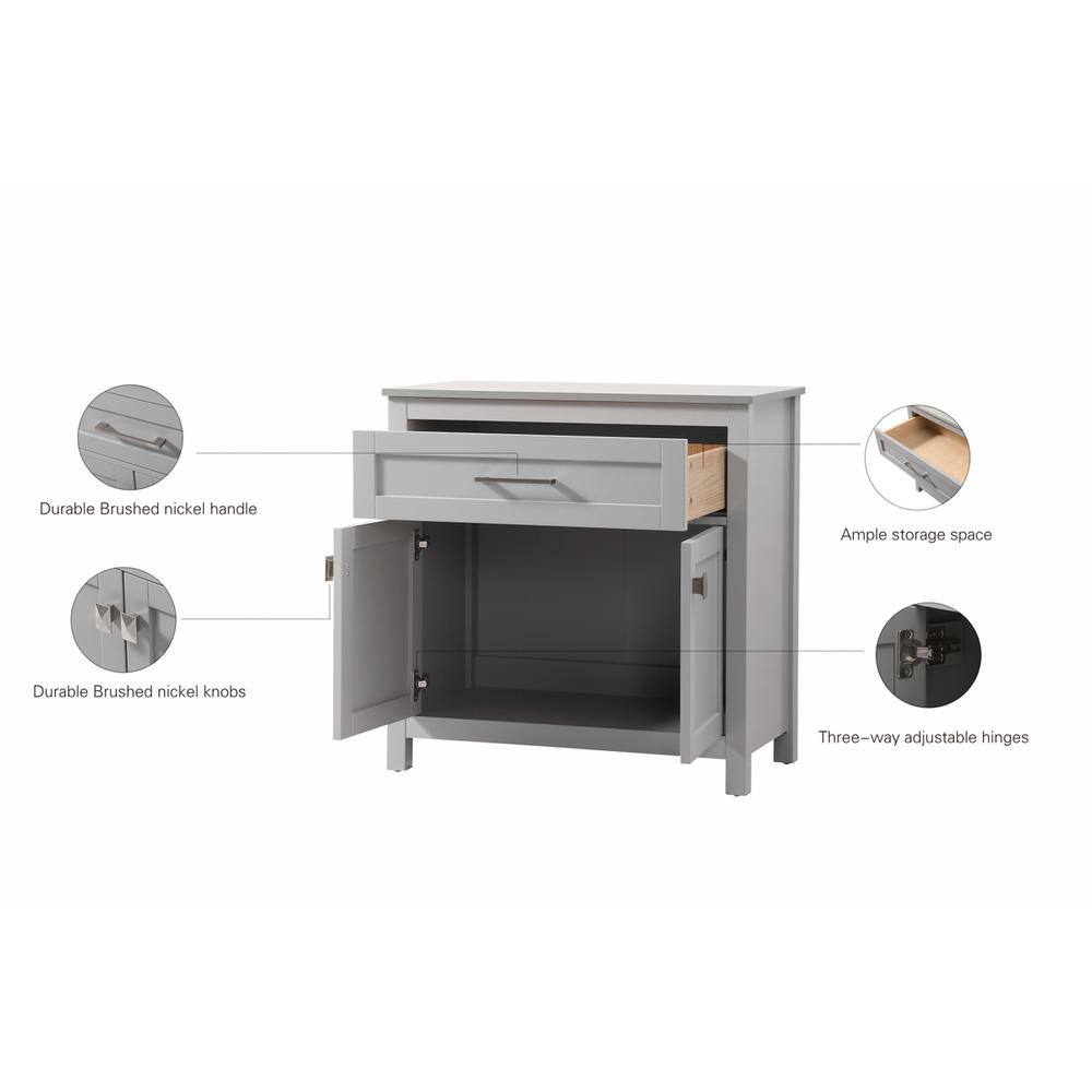 Durable Brushed nickel handle  
Ample storage space  
Durable Brushed nickel knobs  
Three-way adjustable hinges