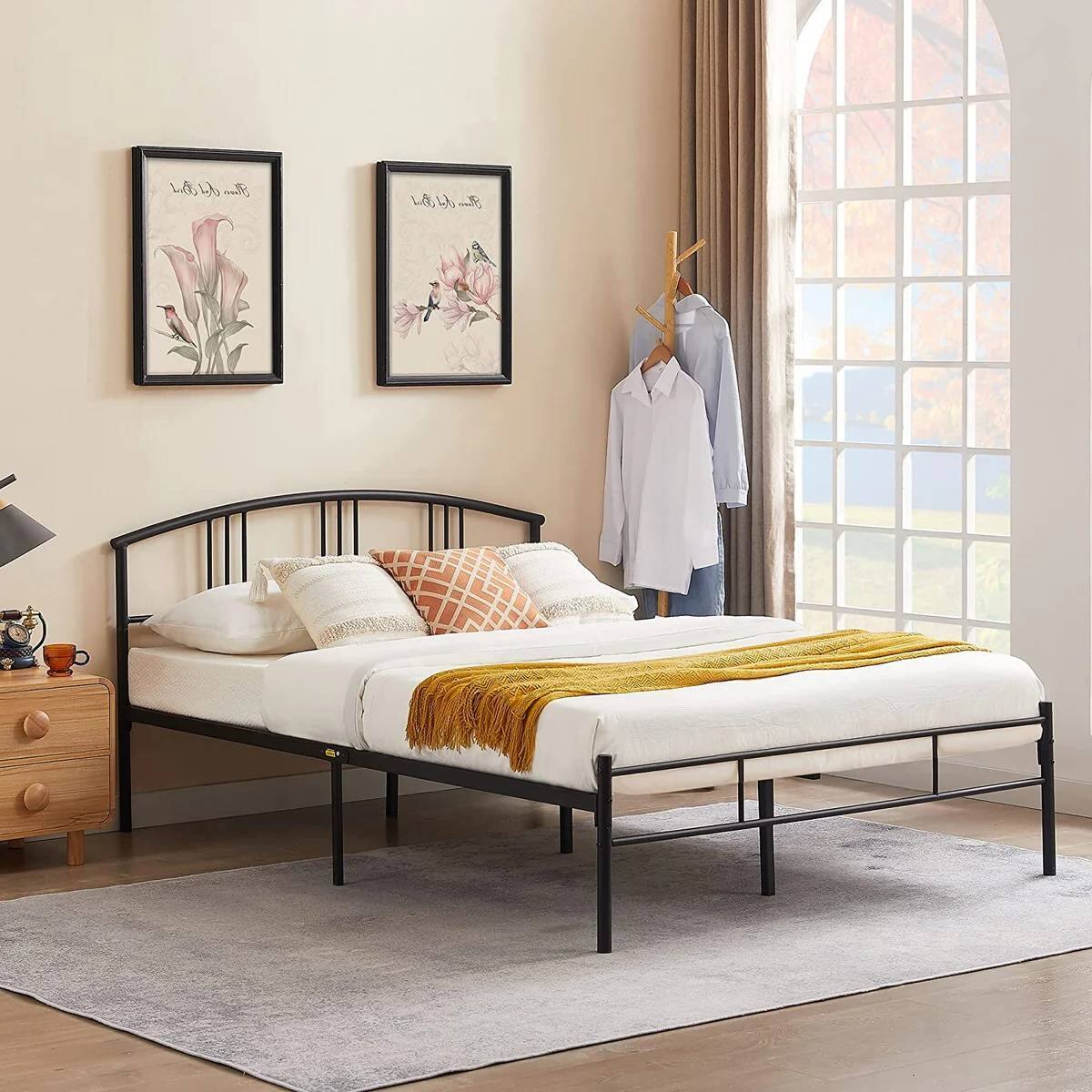 Left. Hivvago - Hivvago Queen size Metal Platform Bed Frame with Arched Headboard - Black.