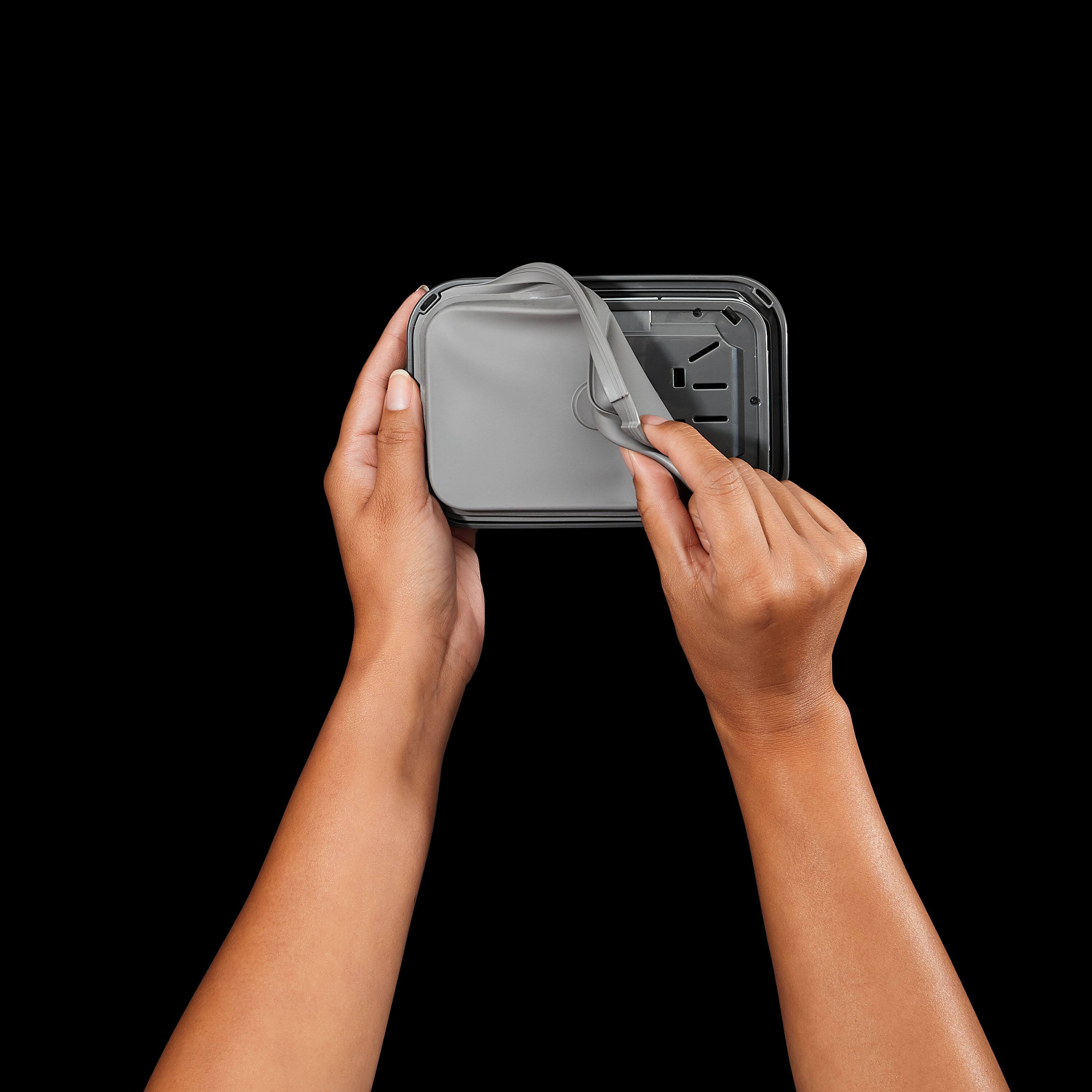 Alt View 22. OXO - STL Coffee Pop with Scoop  - 1.7 QT / 1.6 L - Clear.