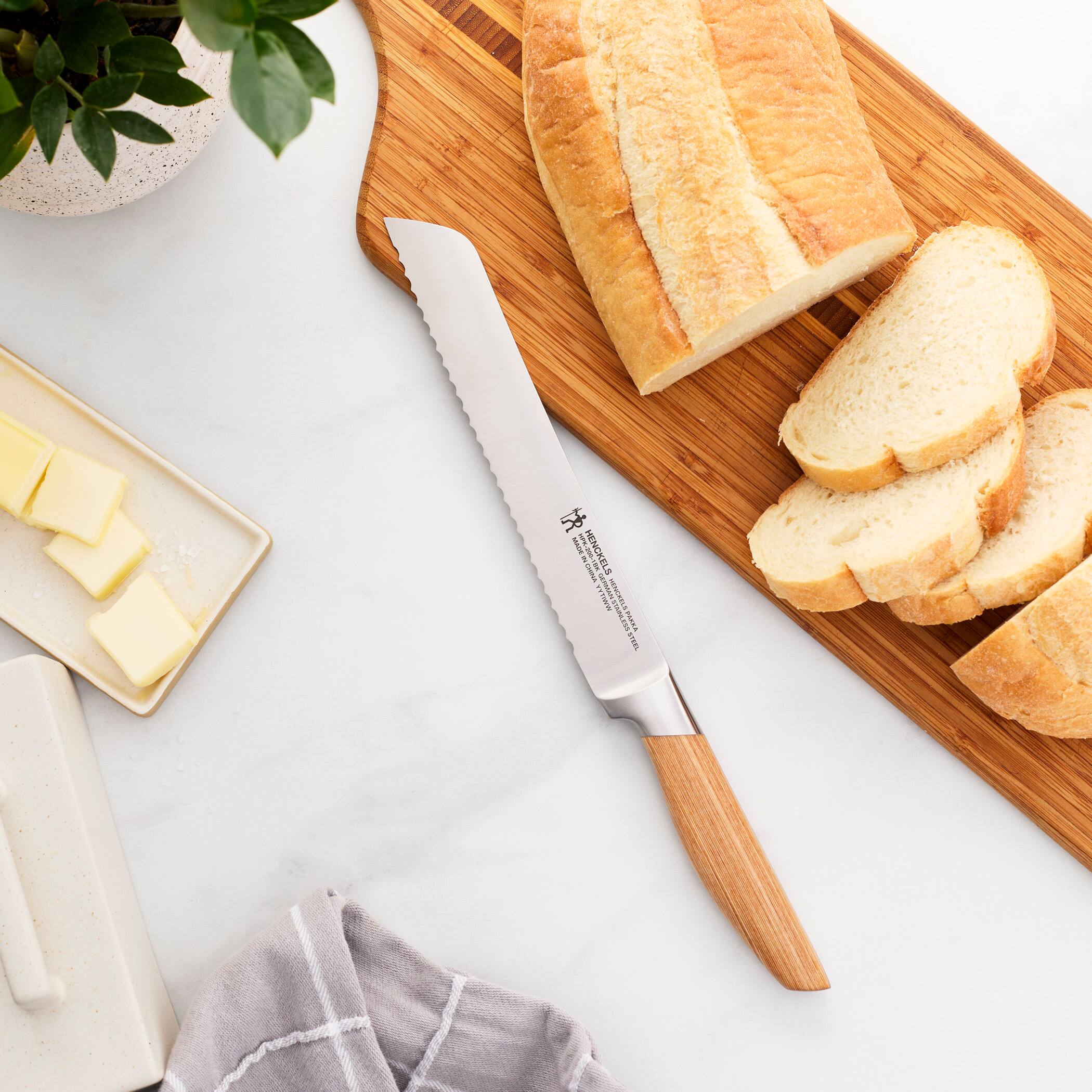 5 ! HENCKELS 1 m i 1 |  T HENCHELSPARES ENIANUS I STVEL