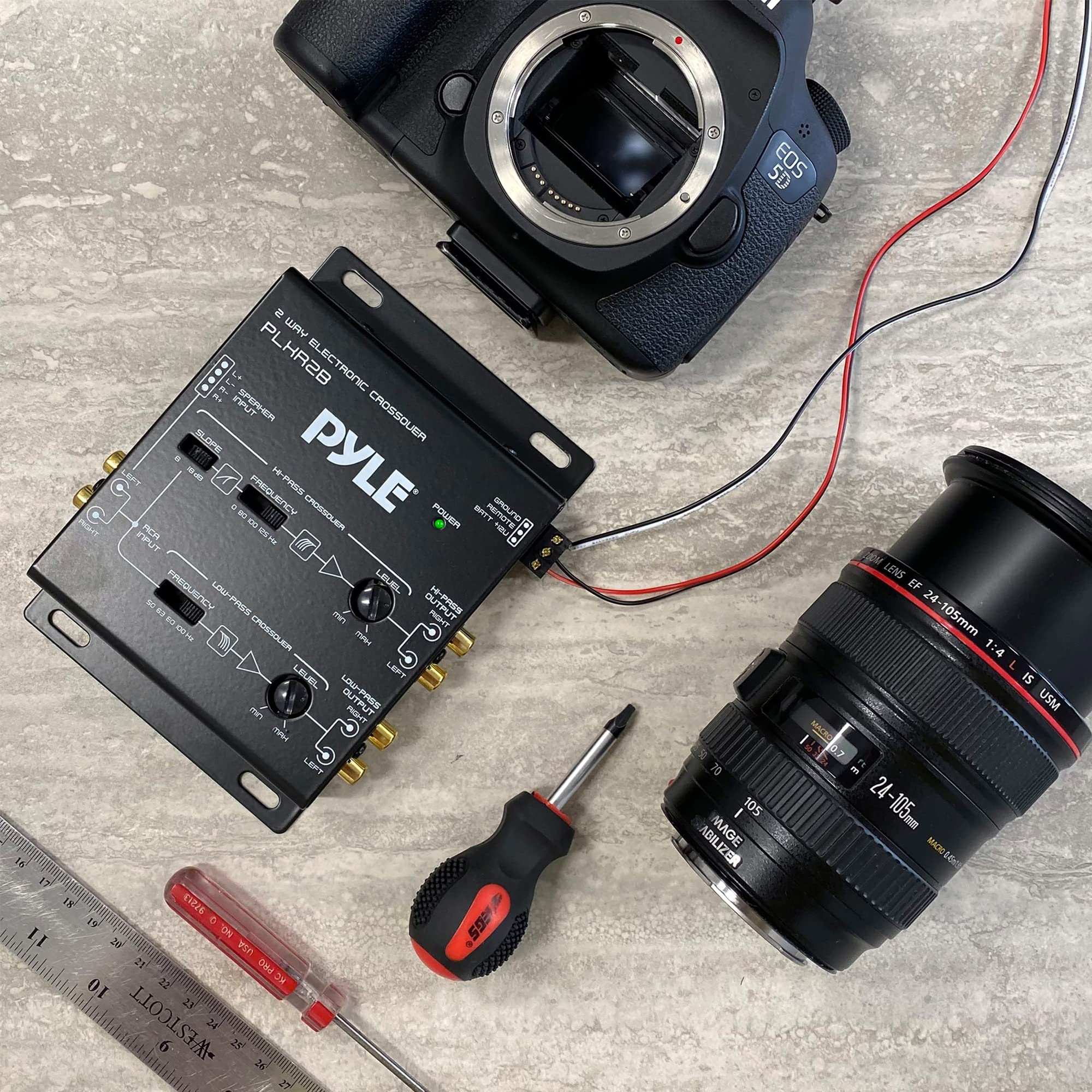 T 5D EOS 2 WRY PLHR2B ELECTRONIC SPHERICAL CROSSOVER 312 AO ART - . 0000 PRODUCTION H-PRES PYLE CROSSCLER POLER -FT PEOTR an n PON  Lo  IPU D PRODUCTION LEUL -  LOALMPNCS H-PRES in m MIGHT C CROSSOLIR n LEUEL LEFT LO LOPS mn RGHT C LEPT Is 17 IN EIZZE 19 50 11 ON r USA 21 D 12 H 10 23 -WESTCOTT 6 34 4 26 1 27 70 I 105 ADILIZER MAGE LENS EF 24-105mm 1:4 MACRO 0.7  e 24-105mm 24- MCIO &et IS USM