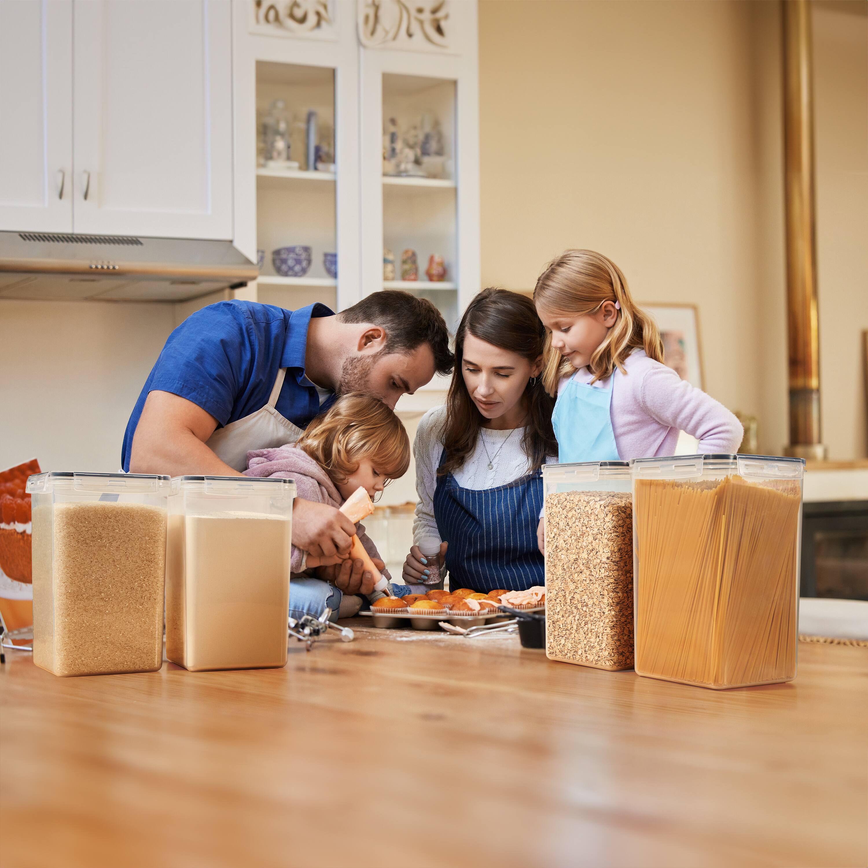 Left. Sorbus - Sorbus 4 Pack (6.5L/219.79 Oz) Airtight Food Storage Containers with Locking Lids, Measuring Cups & Labels - Clear.