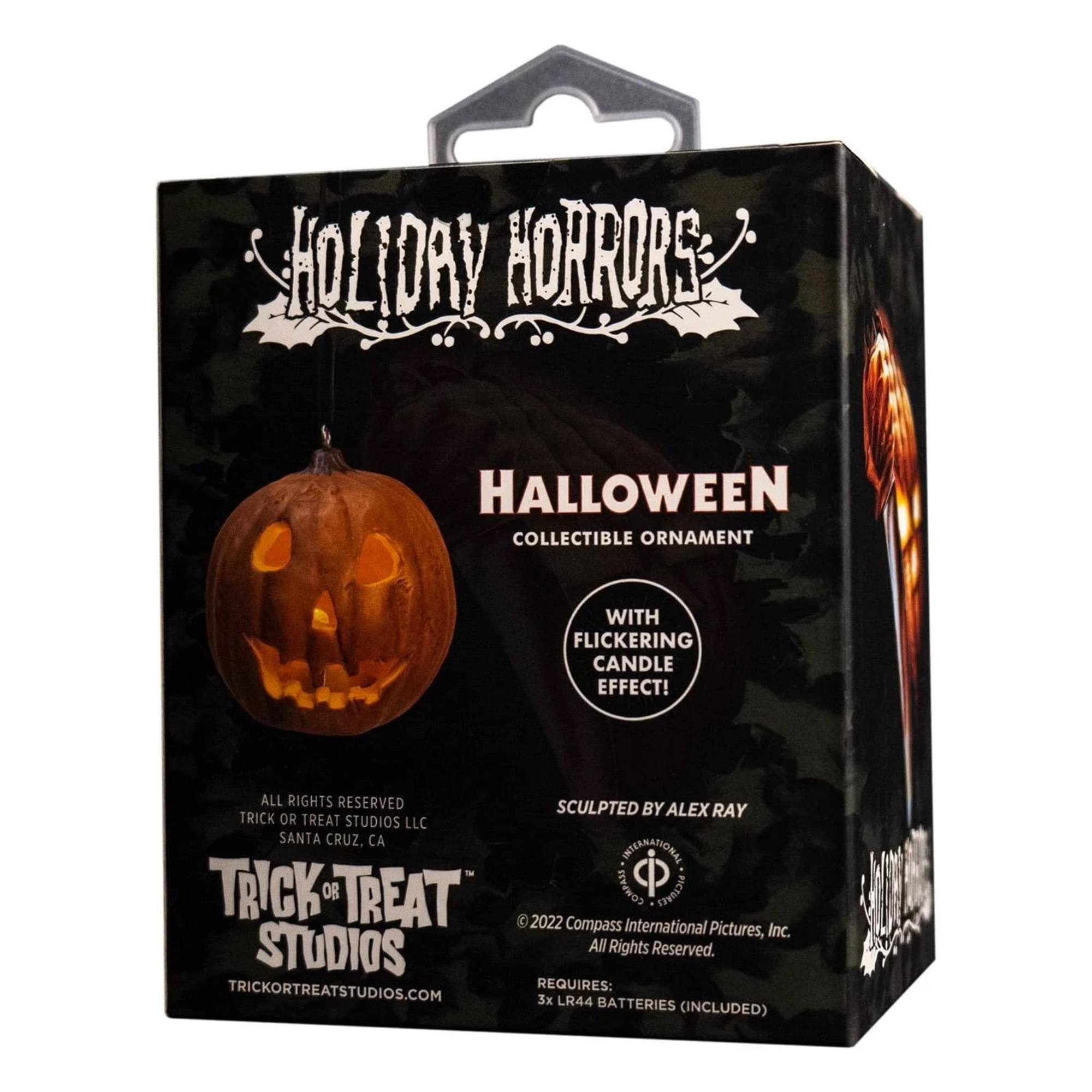 HOLIDAY HORRORS  
HALLOWEEN  
COLLECTIBLE ORNAMENT  
WITH FLICKERING CANDLE EFFECT!  

ALL RIGHTS RESERVED  
TRICK OR TREAT STUDIOS LLC  
SANTA CRUZ, CA  
TRICKORTREATSTUDIOS.COM  

SCULPTED BY ALEX RAY  

© 2022 Compass International Pictures, Inc.  
All Rights Reserved.  

REQUIRES:  
3x LR44 BATTERIES (INCLUDED)