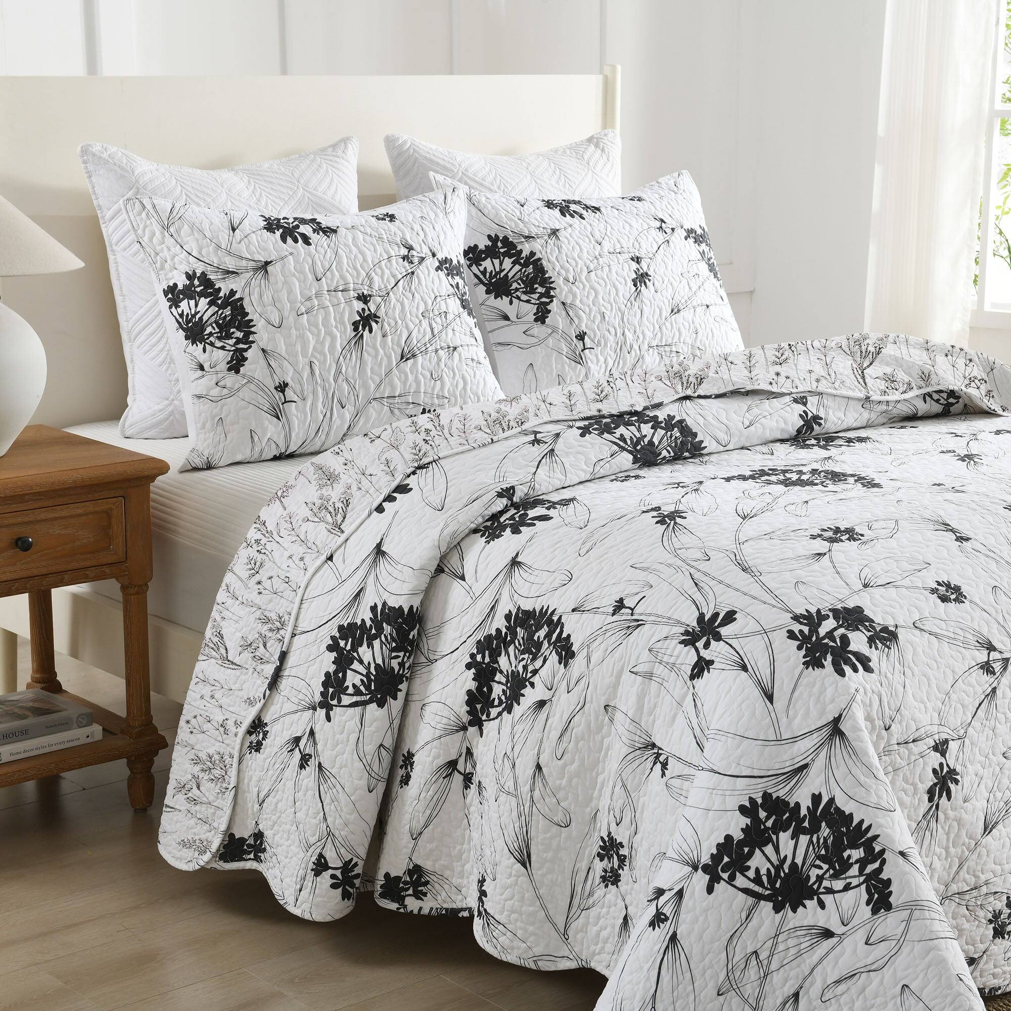 Angle. MarCielo - MarCielo 3-Piece Black and White Botanical Floral Quilt Bedspread Set - Multiple colors.