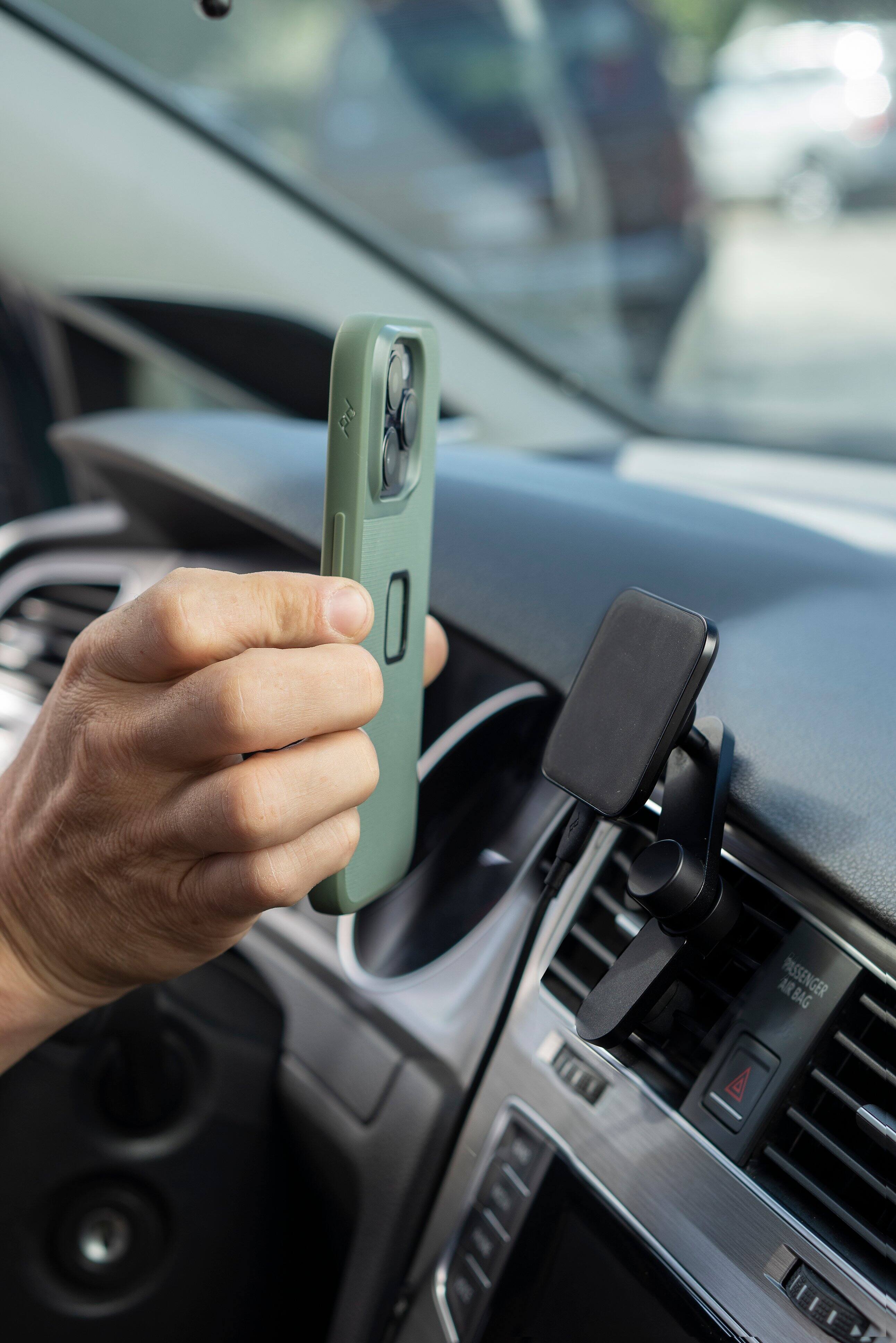 The text on the image reads "FRI ARR PASSENGER BAG."