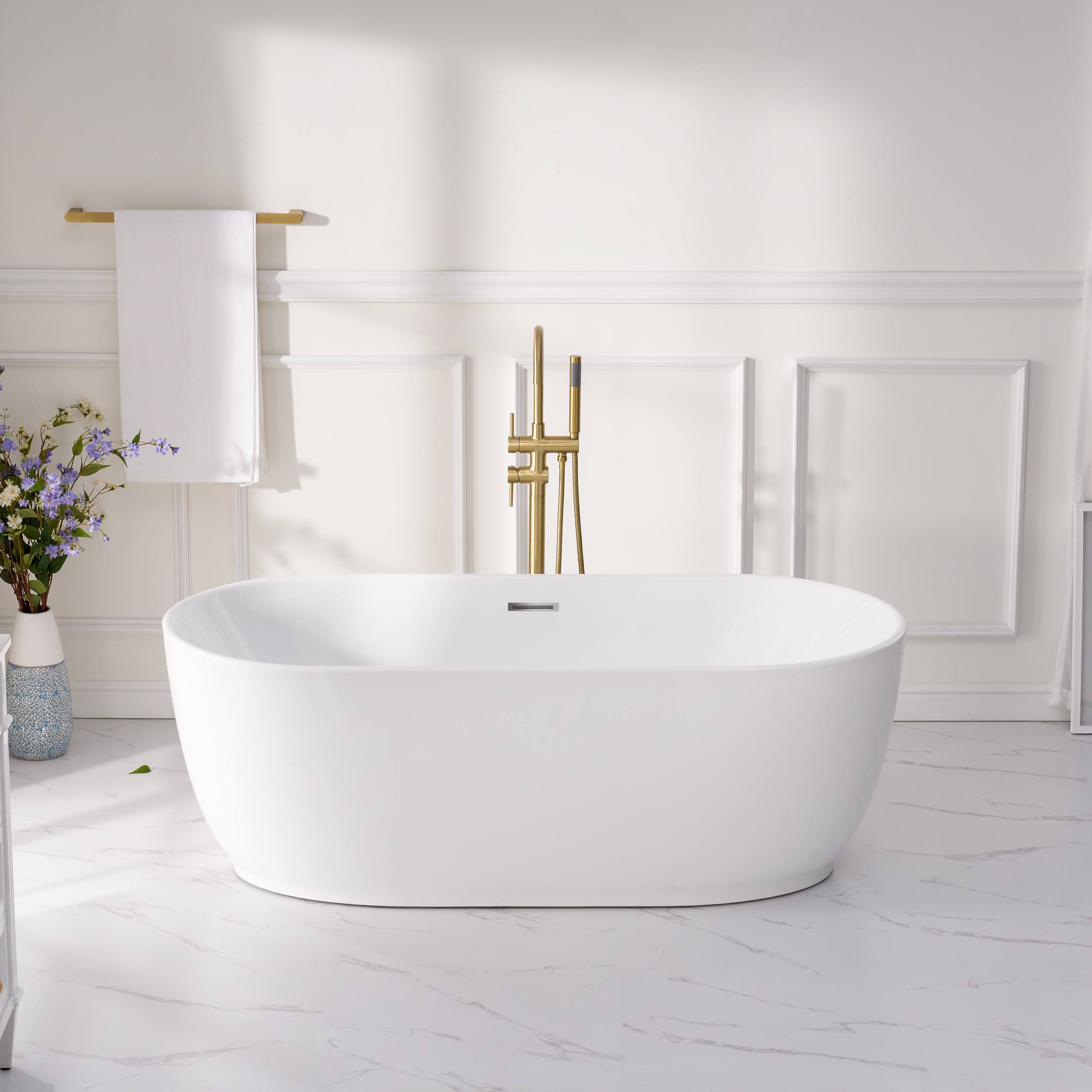 Front. WELLFOR - Lyra 67 in. x 31.5 in. Pure Virgin Acrylic Oval Freestanding Soaking Bathtub with Drain and Overflow - White.
