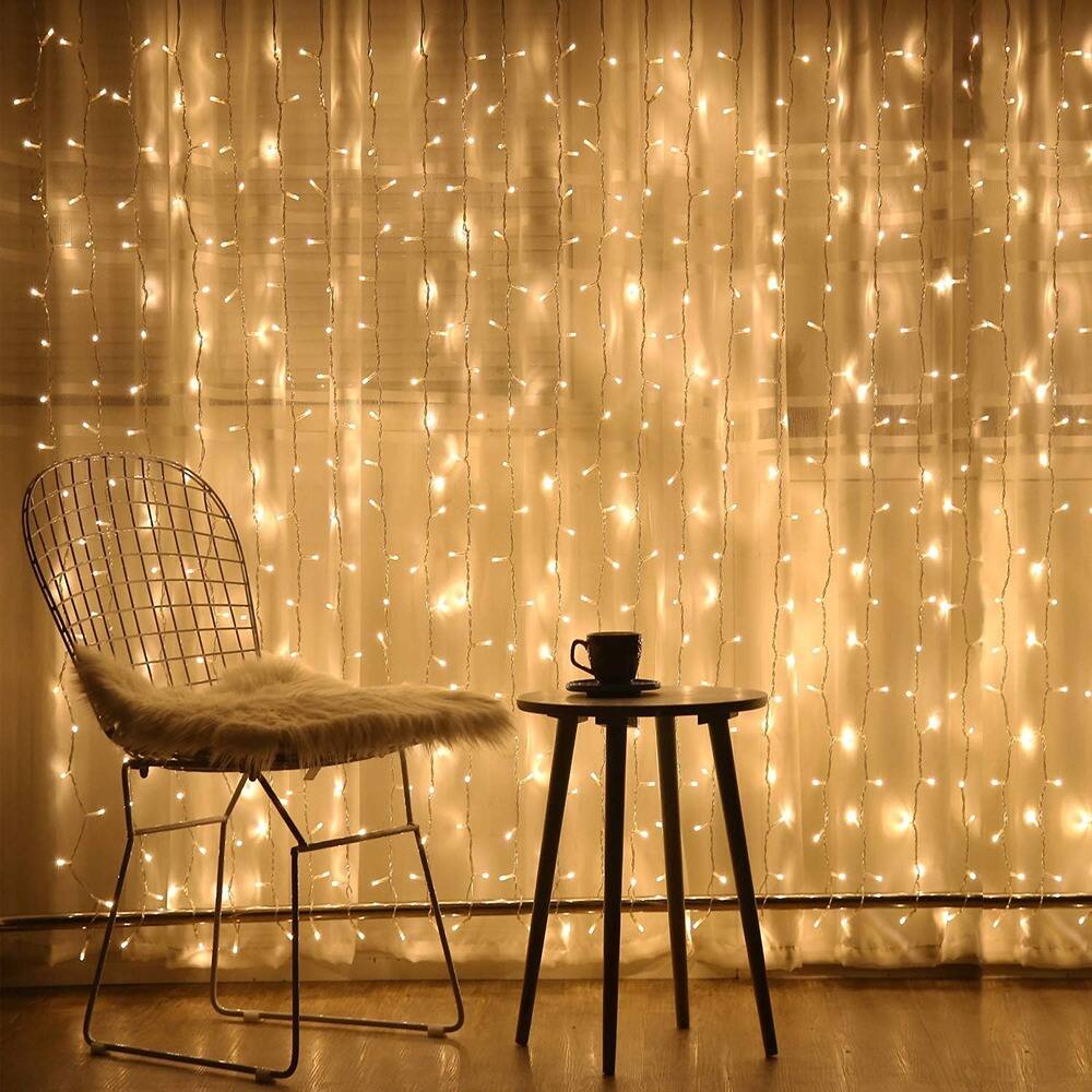 Angle. PARKER SLATER - Christmas string lights for wall decoration, and curtain lights - Warm white.
