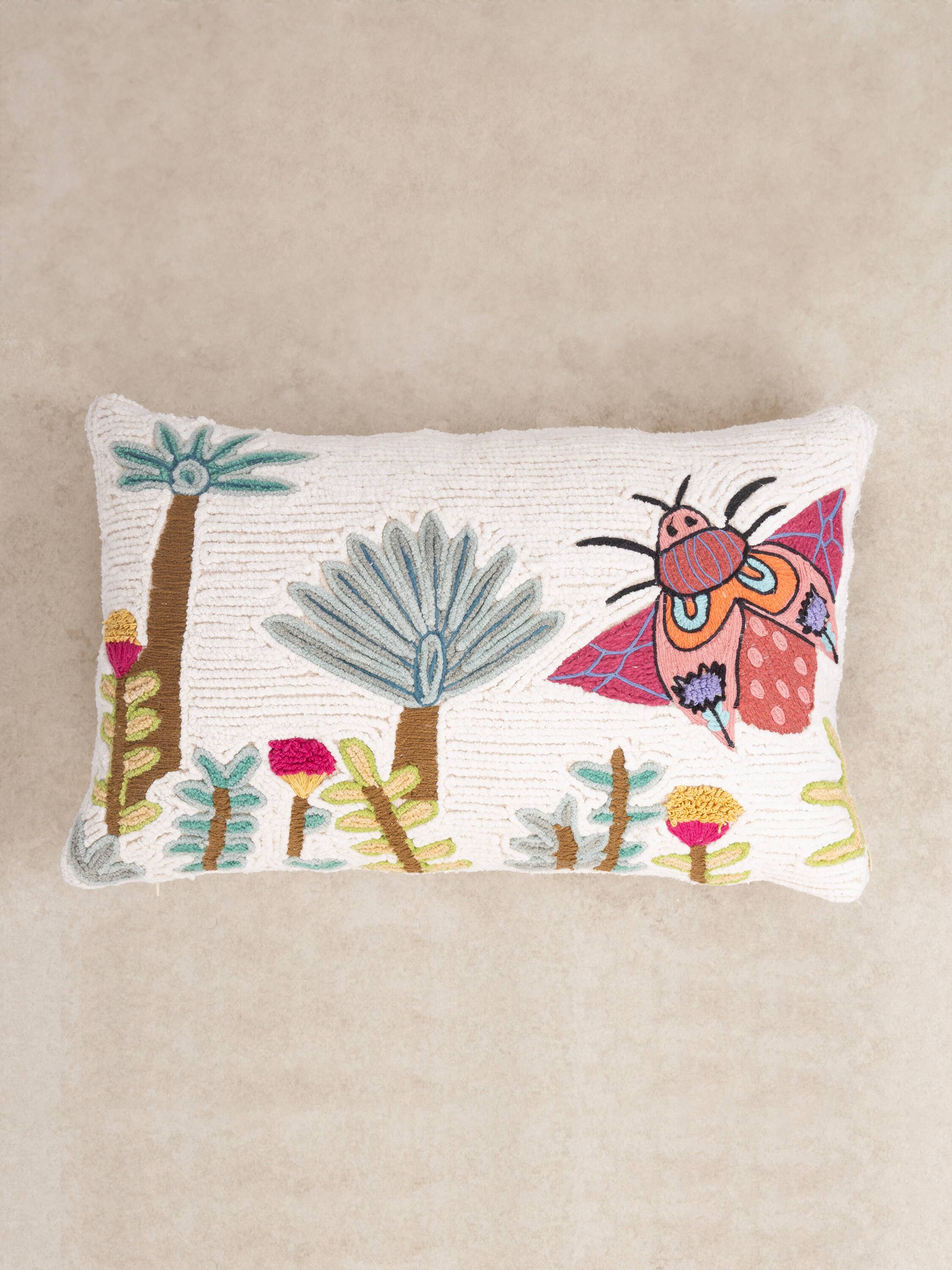 Angle. GAURI KOHLI - Gudva Pillow - Multicolored.
