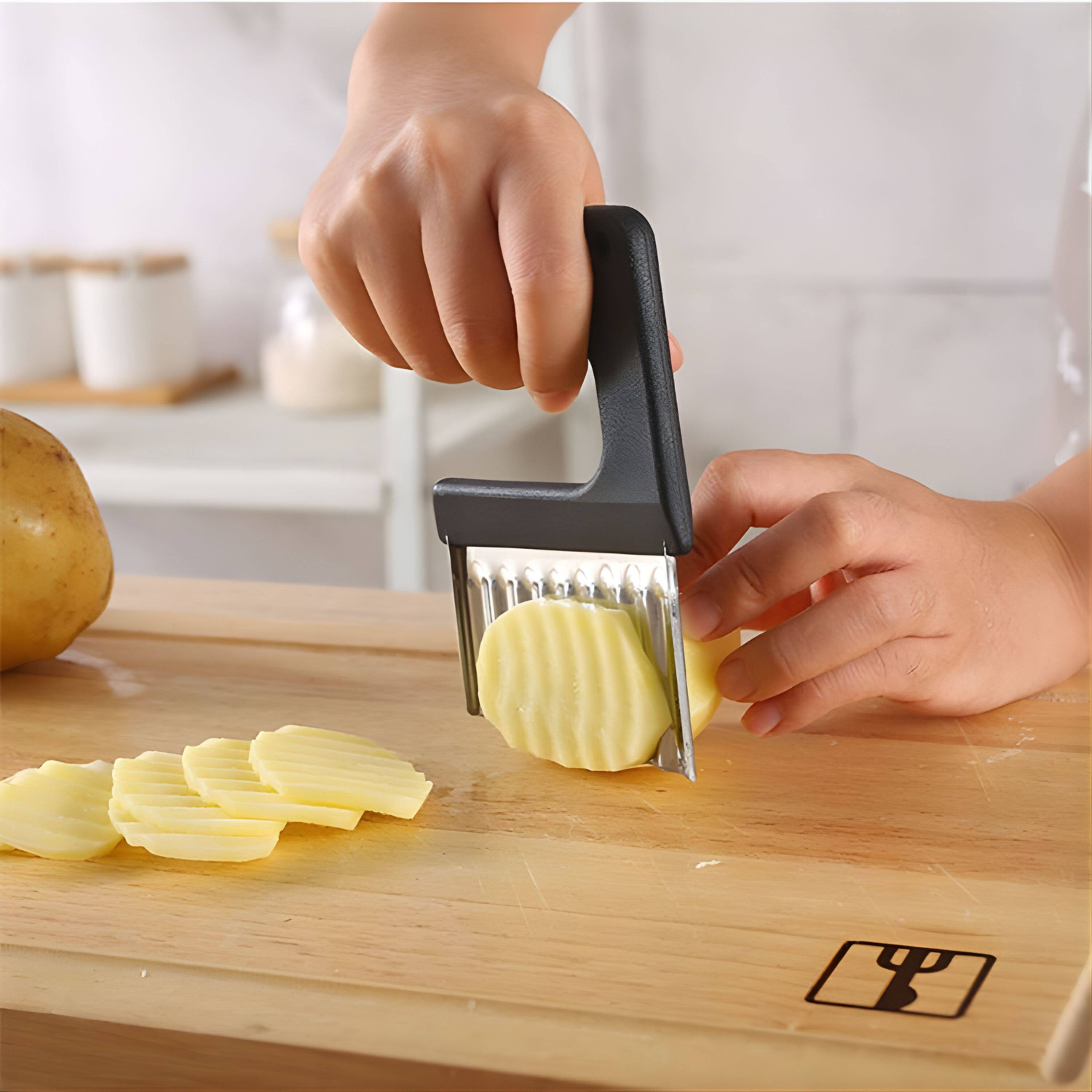 Back. Kitcheniva - Crinkle Cutter with Plastic Handle, Black, 1 Pcs.