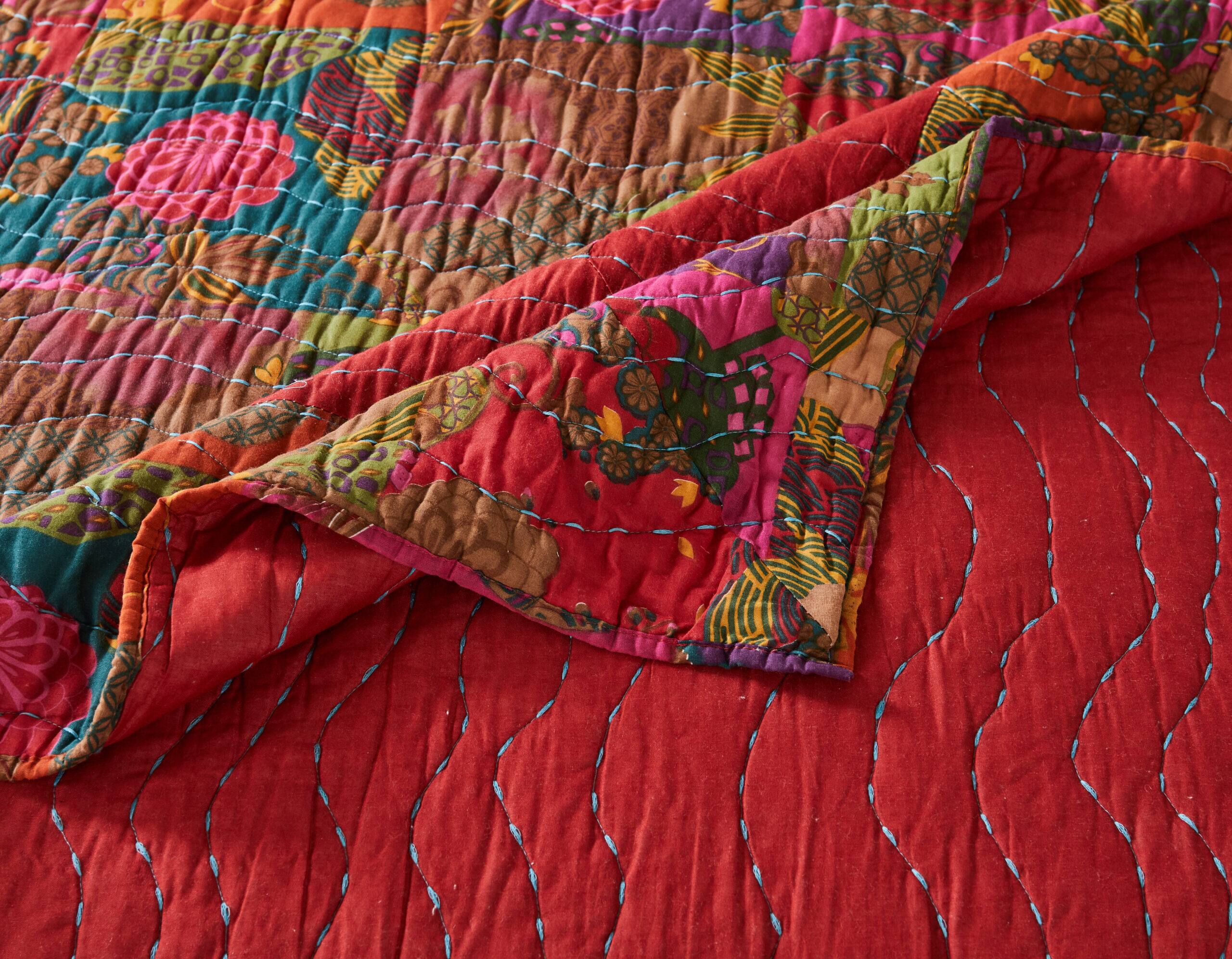 Left. BreeBe - Jewel Bedspread Set - 3 Piece Queen - Red.