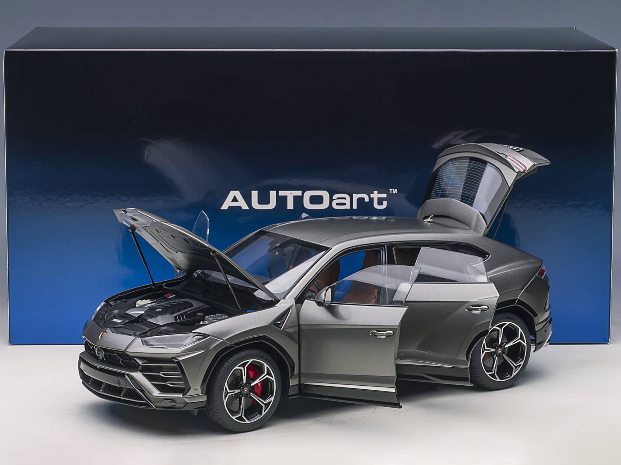Alt View 4. Autoart - Lamborghini Urus Grigio Lynx Gray Metallic 1/18 Model Car by Autoart.