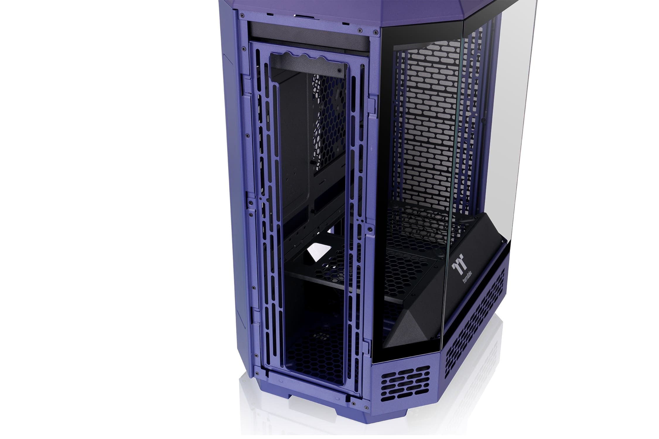 Left. Thermaltake - The Tower 600 Mid Tower ATX PC Case - Future Dusk.