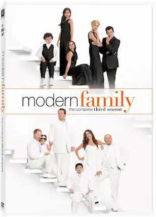 Front. Modern Family: Season 3 - DVD.