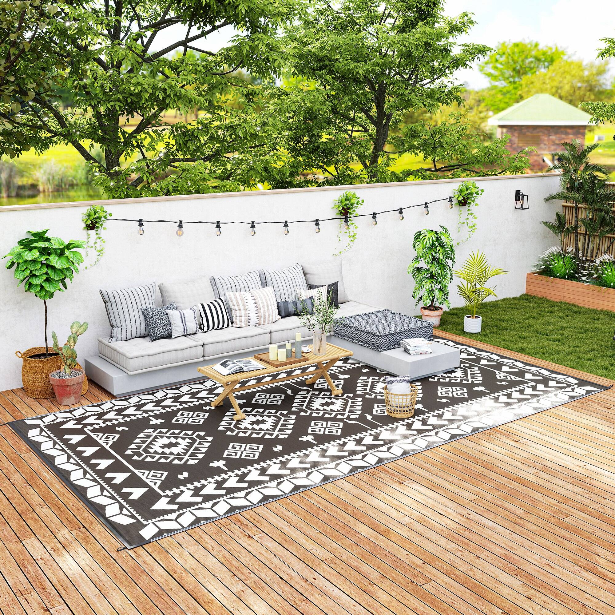 Outsunny - Outdoor Rug for Patio, 9' x 18' Waterproof Large Mat, Reversible Plastic Straw Rug for Décor - Black and White Rhombus Patchwork