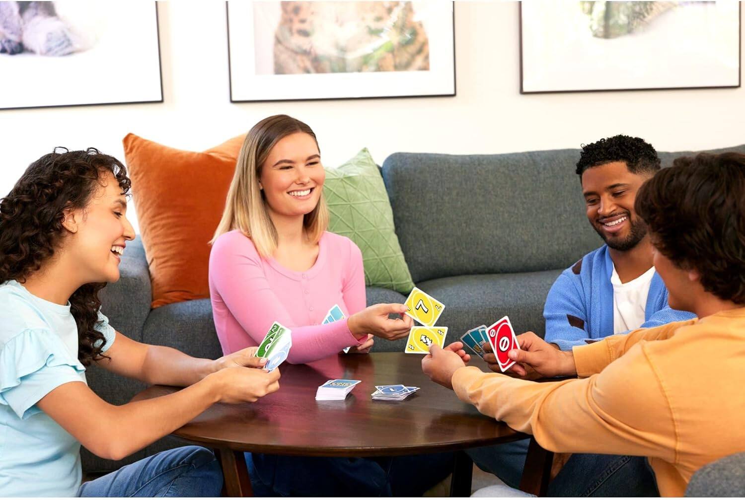 Left. Mattel - Games - UNO: Teams - Collectibles - Multicolor.