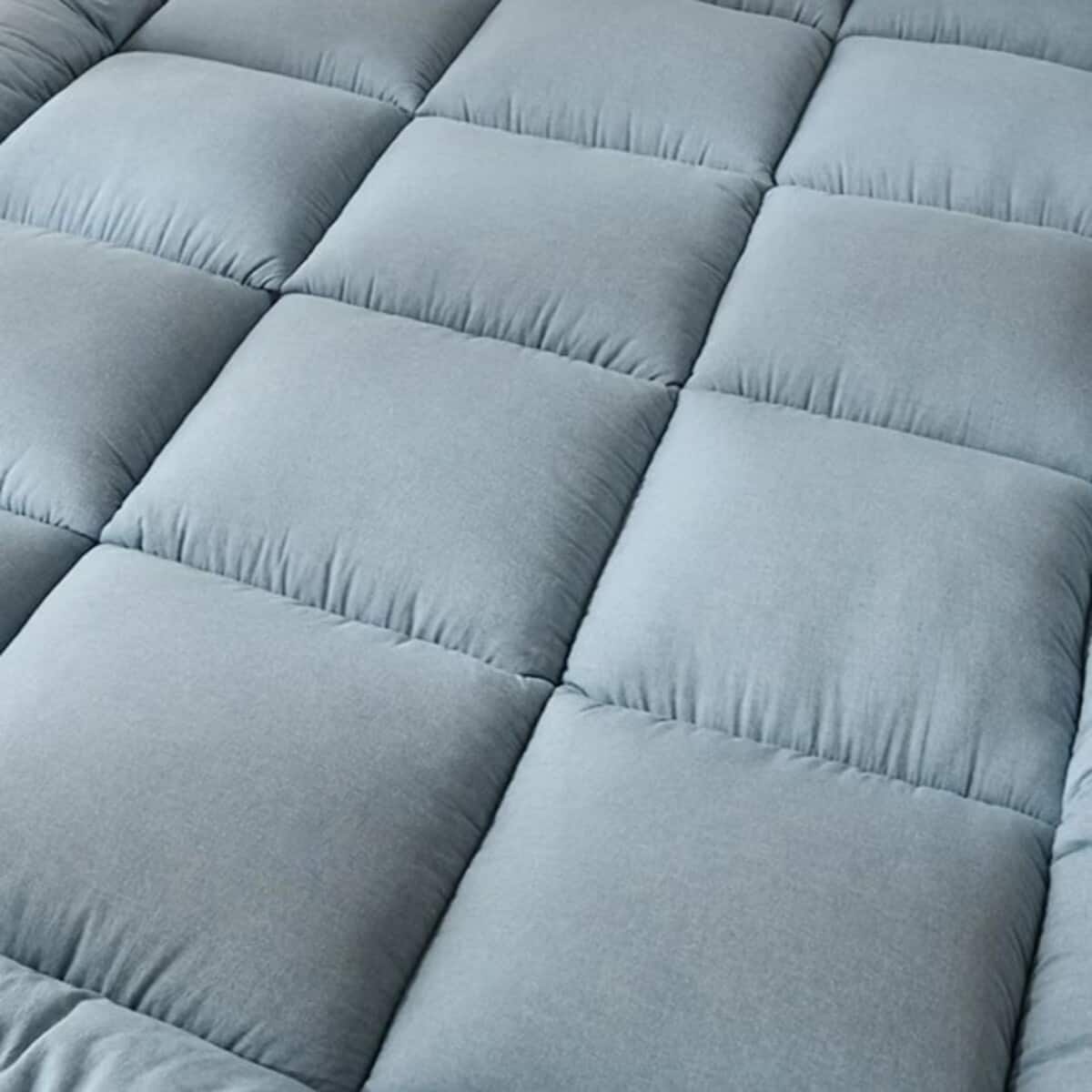 Shatex - Three-layer foam queen mattress topper with 3D quilted edges, soft, breathable, and suitable for all seasons - Blue