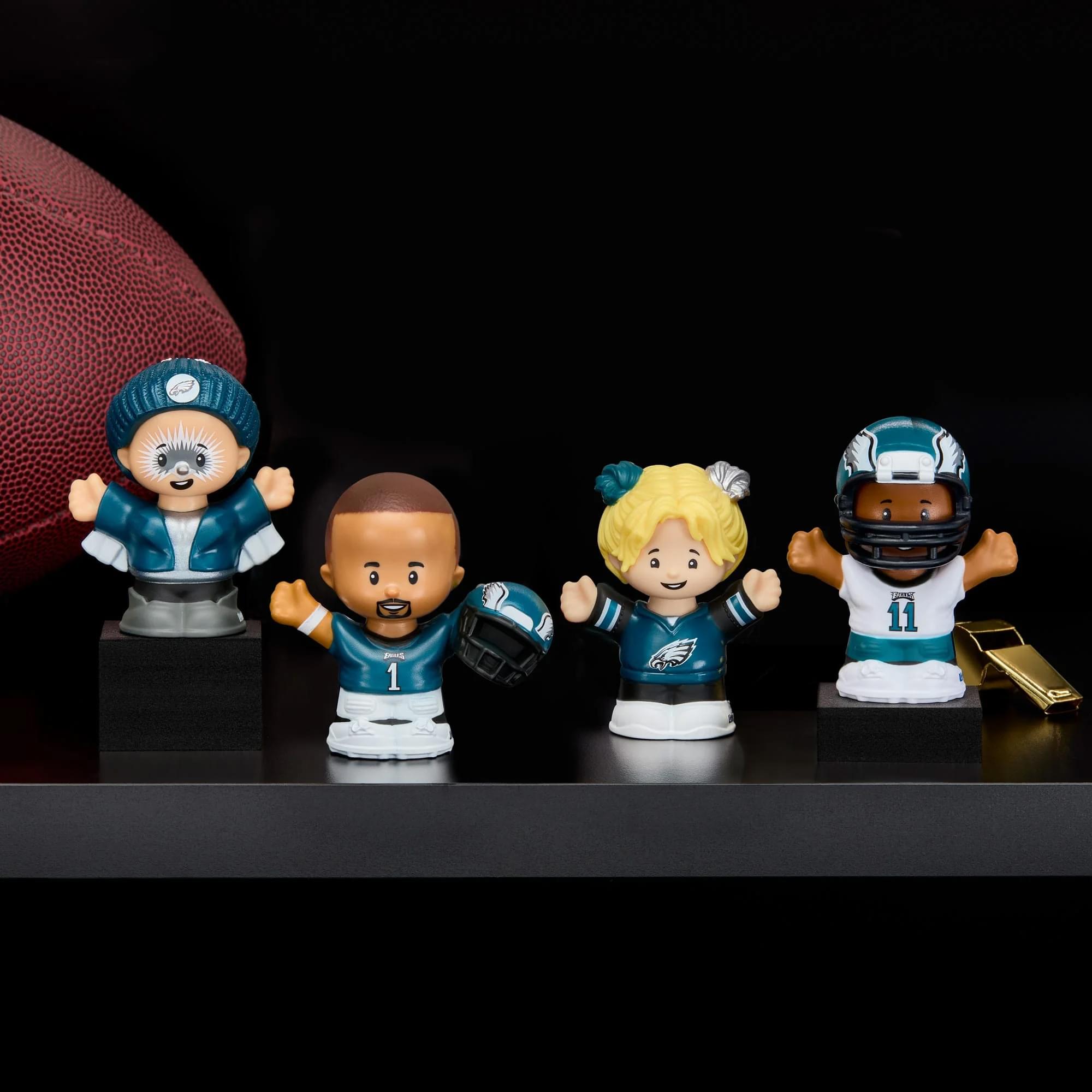 Alt View 5. Fisher Price - Fisher Price Little People x NFL Collector Philadelphia Eagles Figure 4-Pack - Green.