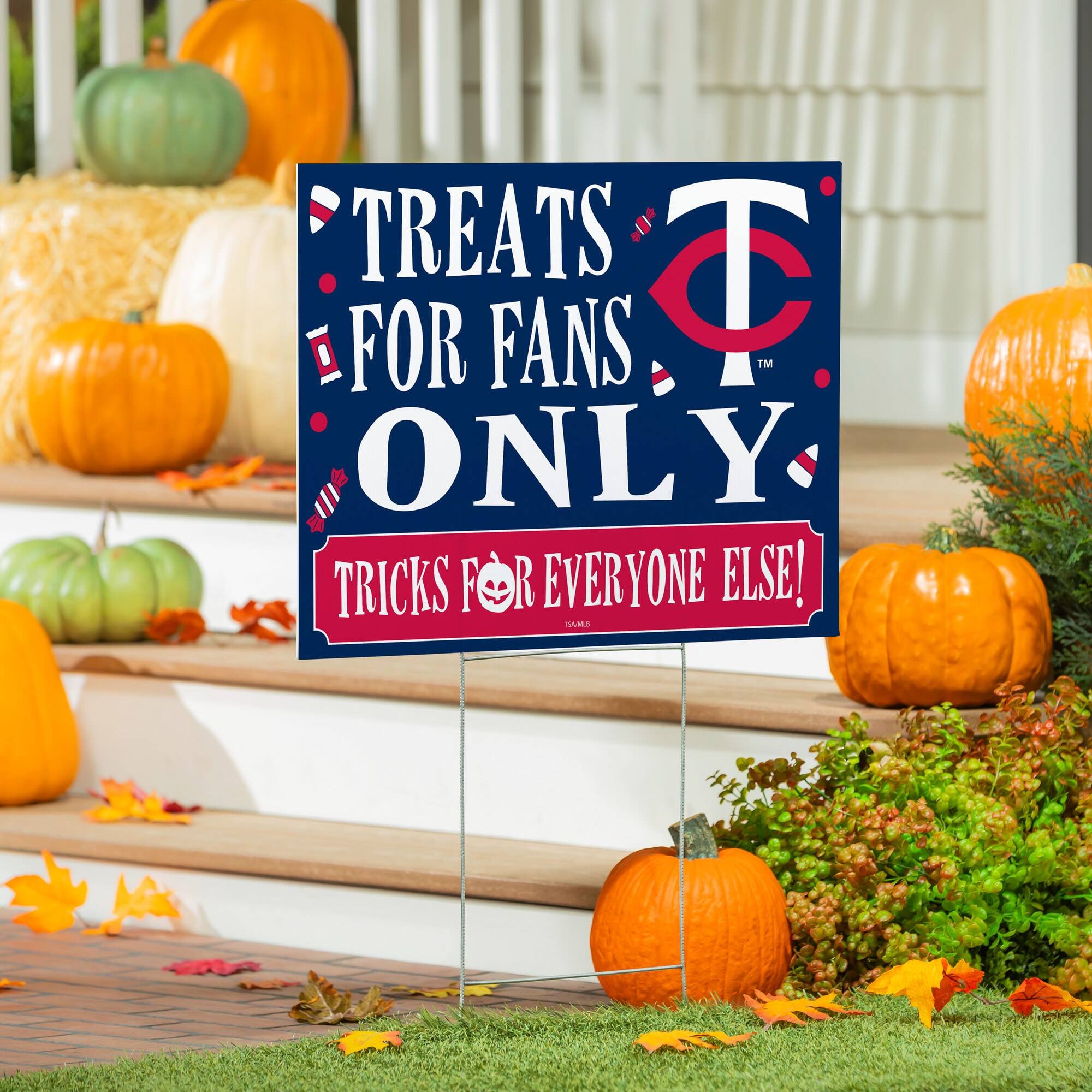 TREATS FOR FANS ONLY  
TRICKS FOR EVERYONE ELSE!