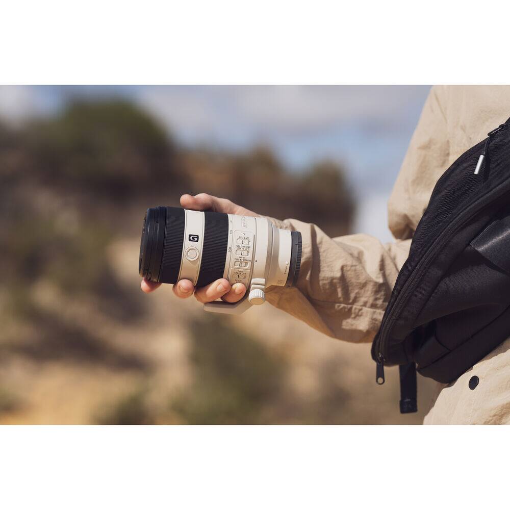 Alt View 5. Sony - Sony FE 70-200mm f/4 Macro G OSS II Full-Frame Compact Telephoto Zoom Lens - Bundle (International Version) - White.