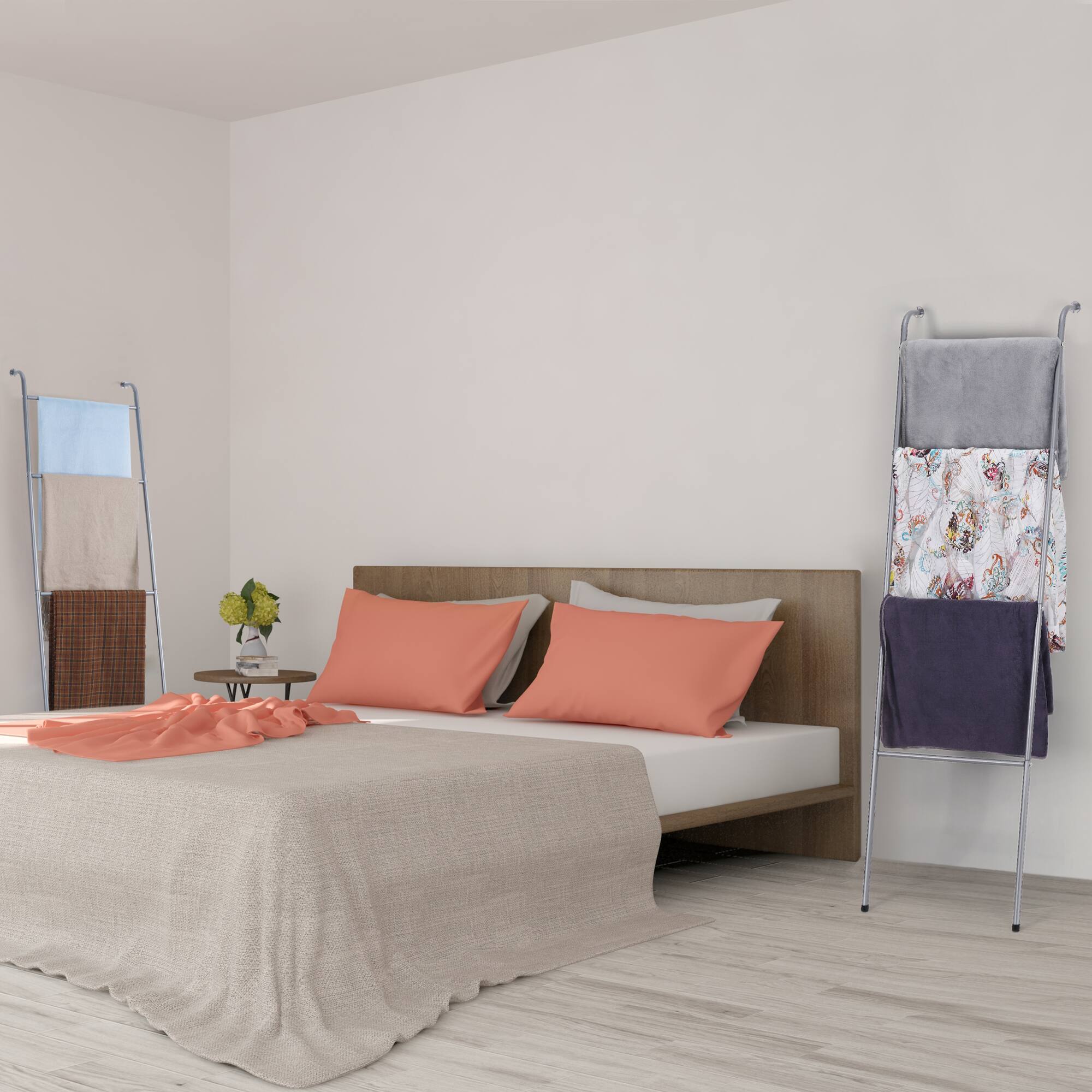 Angle. Oumilen - 2-Pack Silver 4-Tier Blanket Ladder - Silver.