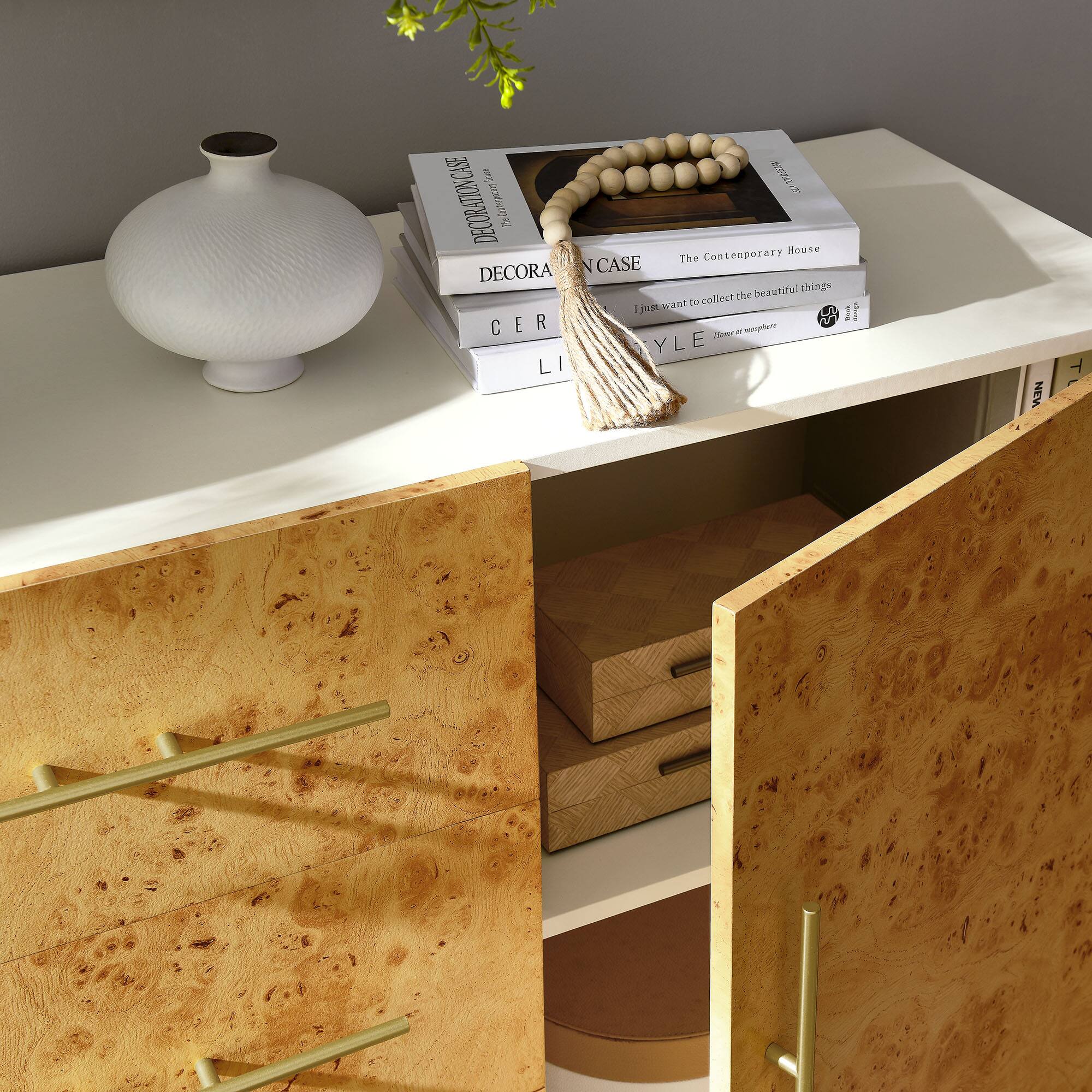 DECORATION CASE  
The Contemporary House  
I just want to collect the beautiful things  
HOME at atmosphere  

DECORATION CASE  
CERAMICS  
LIVING