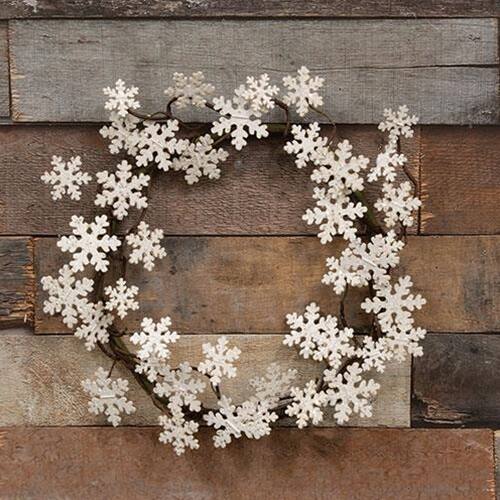 Angle. BreeBe - Glittered Wood Snowflake Wreath - Multi.