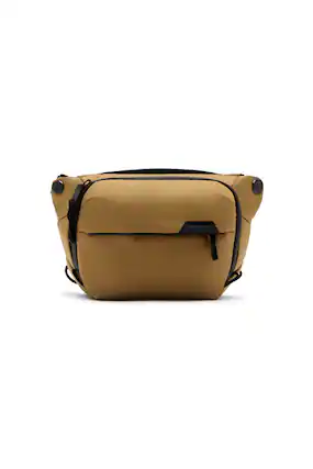 Angle. Peak Design - Everyday Sling 3L - Coyote.