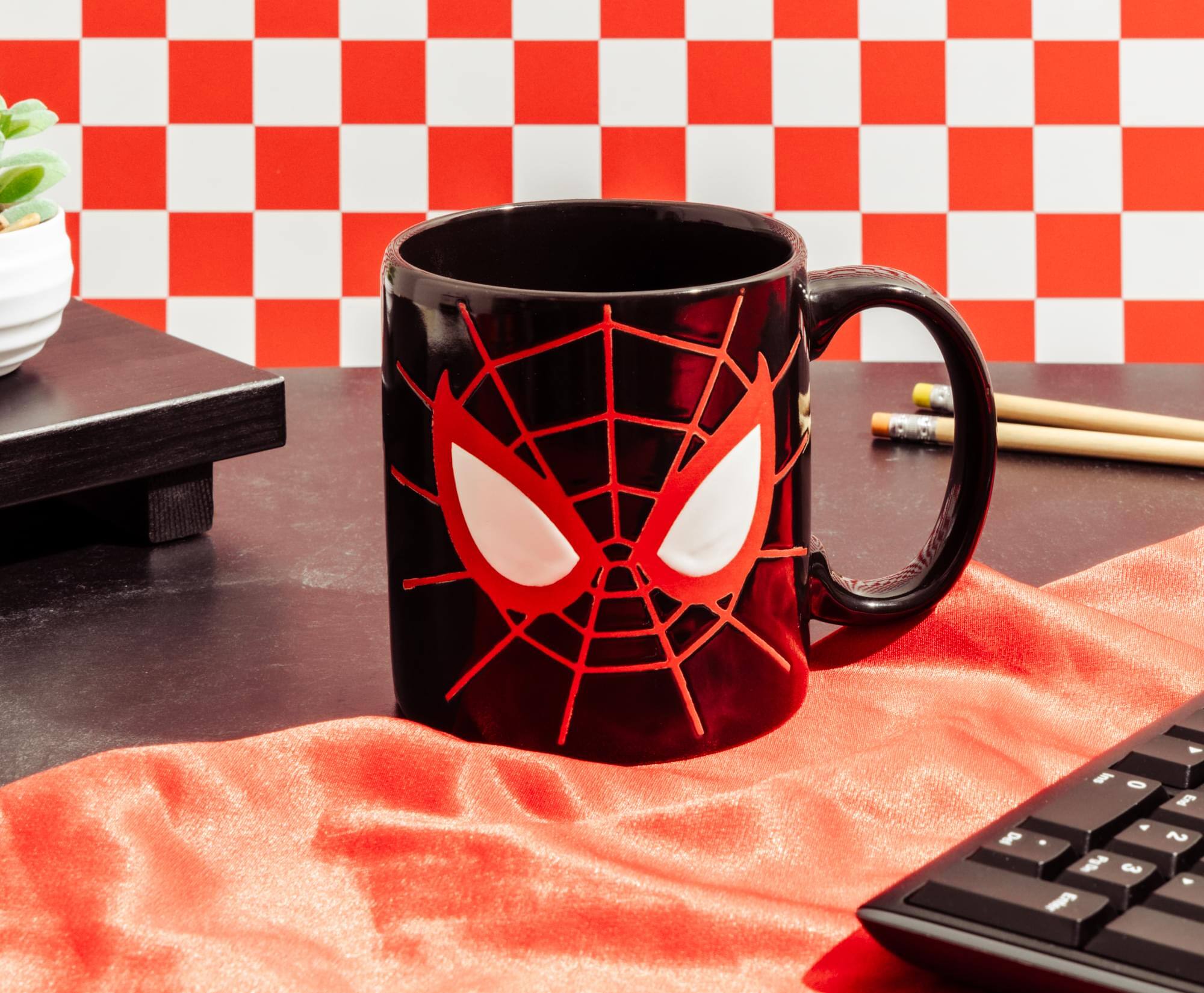 Alt View 2. Silver Buffalo - Marvel Spider-Man Miles Morales Mask Wax-Resist 20-Ounce Ceramic Mug - Black.