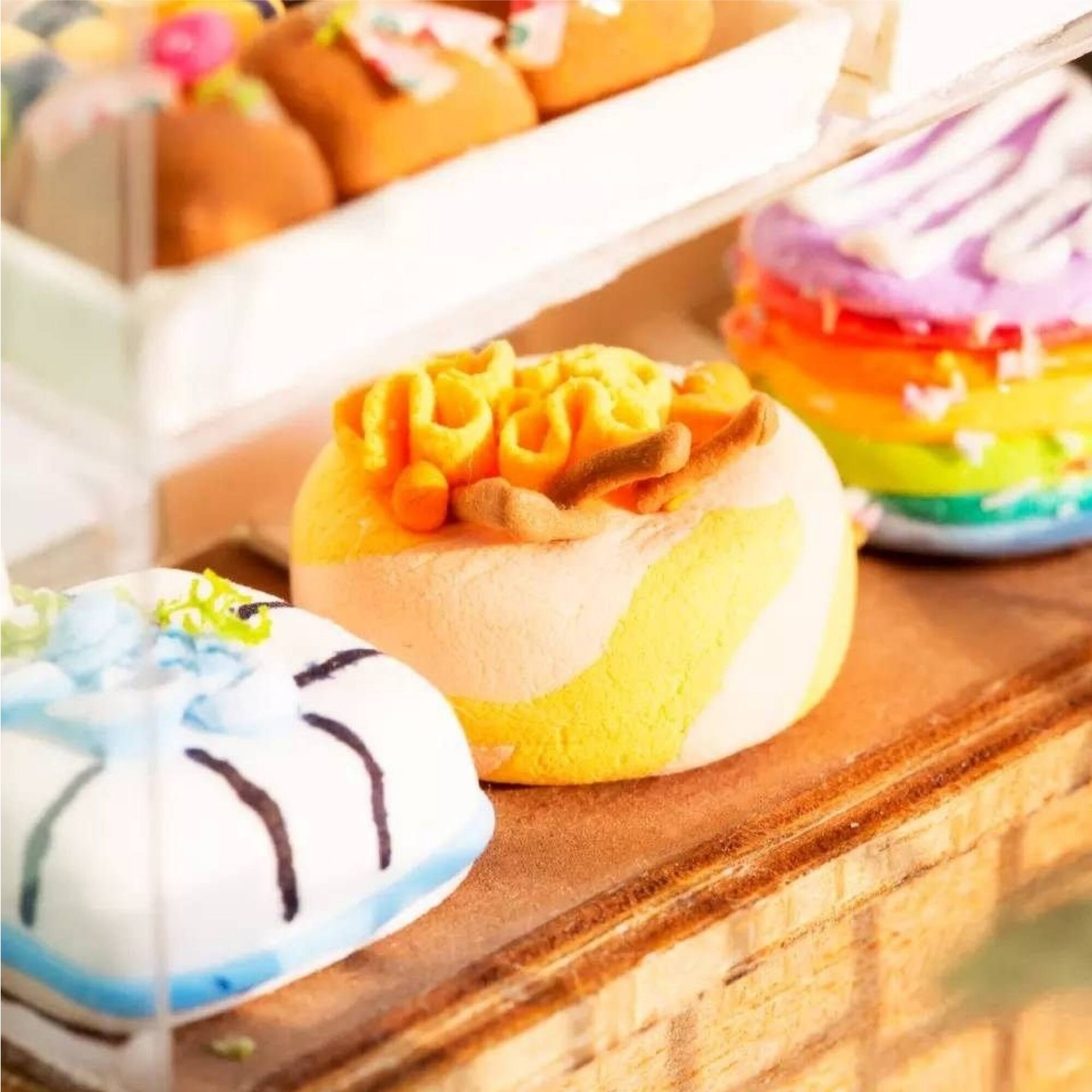 Left. 3D Puzzle - DIY 3D House Puzzle - Ice Cream Station 99pcs.