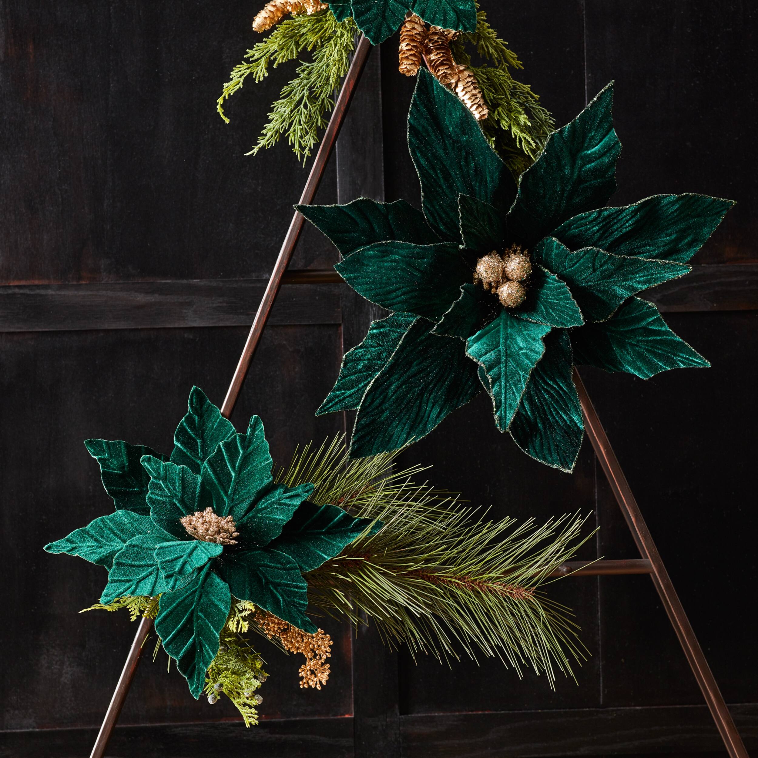 Angle. BreeBe - Forest Green Poinsettia Stem (Set of 2) - Green.