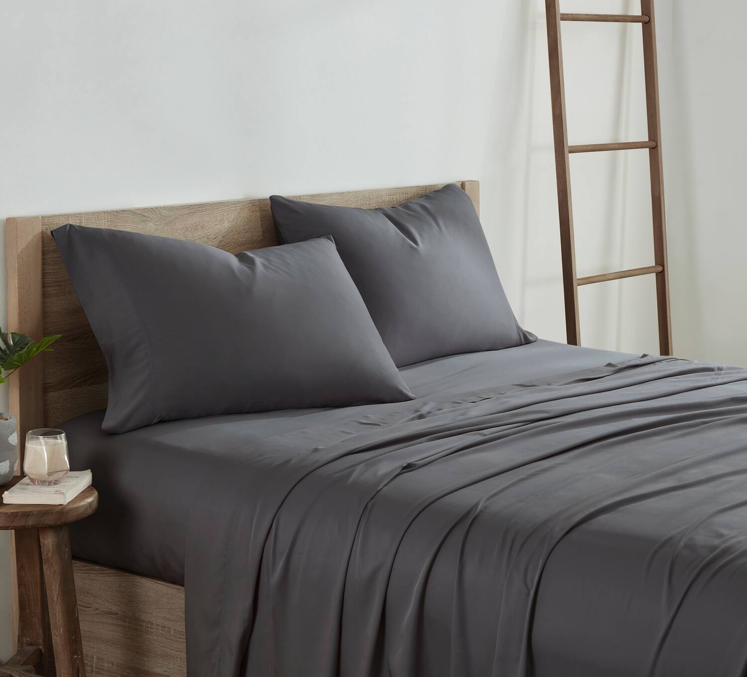 Left. Kathy Ireland - Kathy Ireland 300 Thread Count 100% Bamboo Sheet Set - Charcoal.