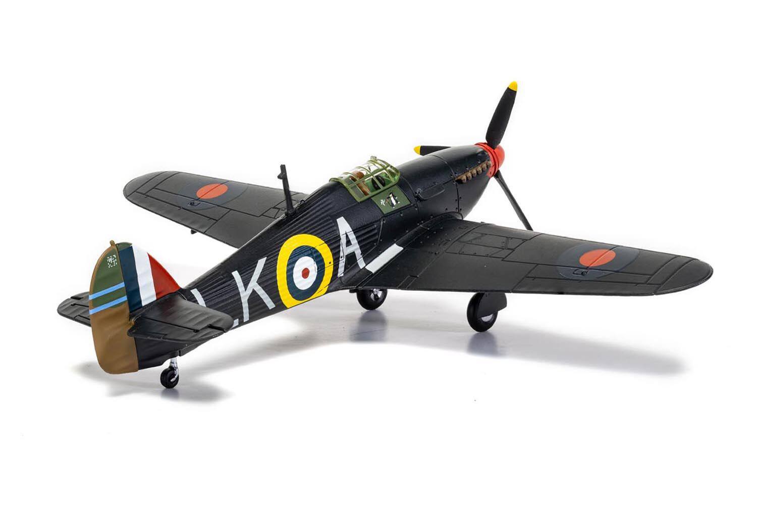 Angle. Corgi - Hawker Hurricane Mk.I "Sqn Ldr Ian Richard 'Widge' Gleed No.87 Sqn Colerne 1941" RAF Aviation Archive 1/72 - Multi.