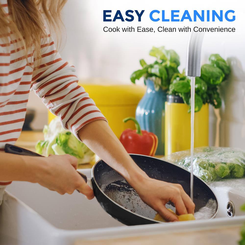 EASY CLEANING  
Cook with Ease, Clean with Convenience