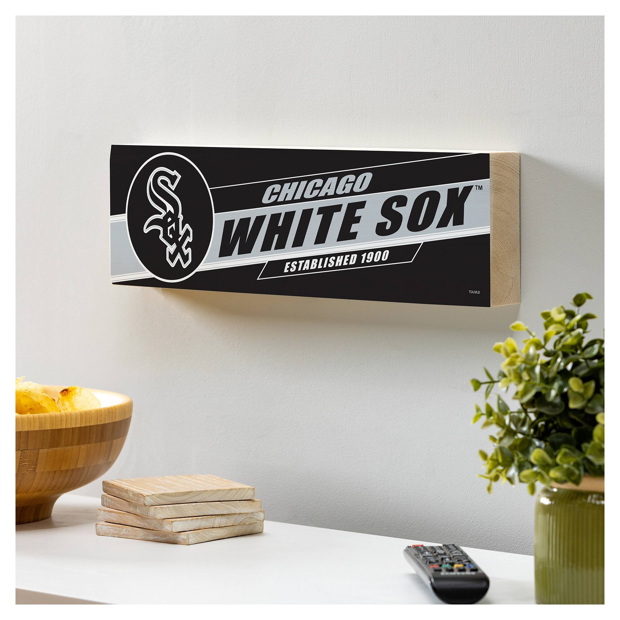 CHICAGO WHITE SOX  
ESTABLISHED 1900