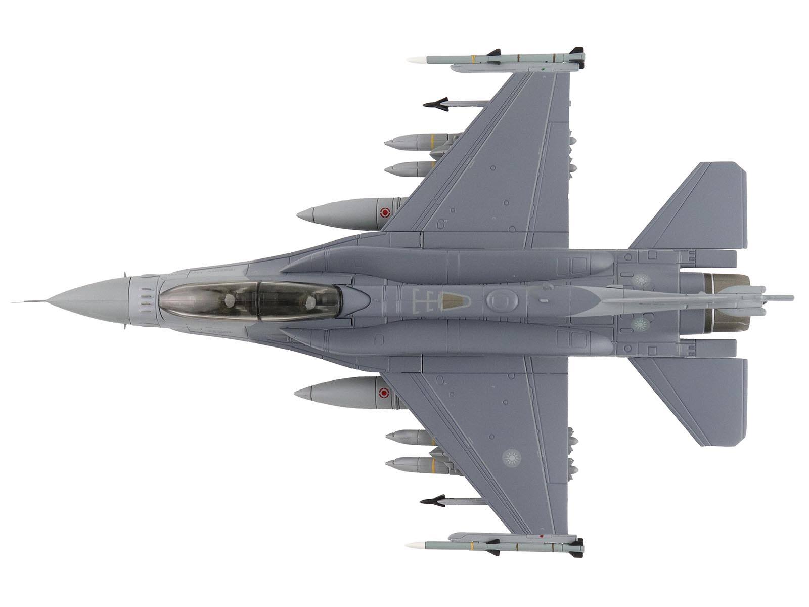 Left. Hobby Master - Lockheed F-16D Fighting Falcon "6831 Block 70" 2025 Republic of China Air Force "Air Power Series" 1/72 - Grey.