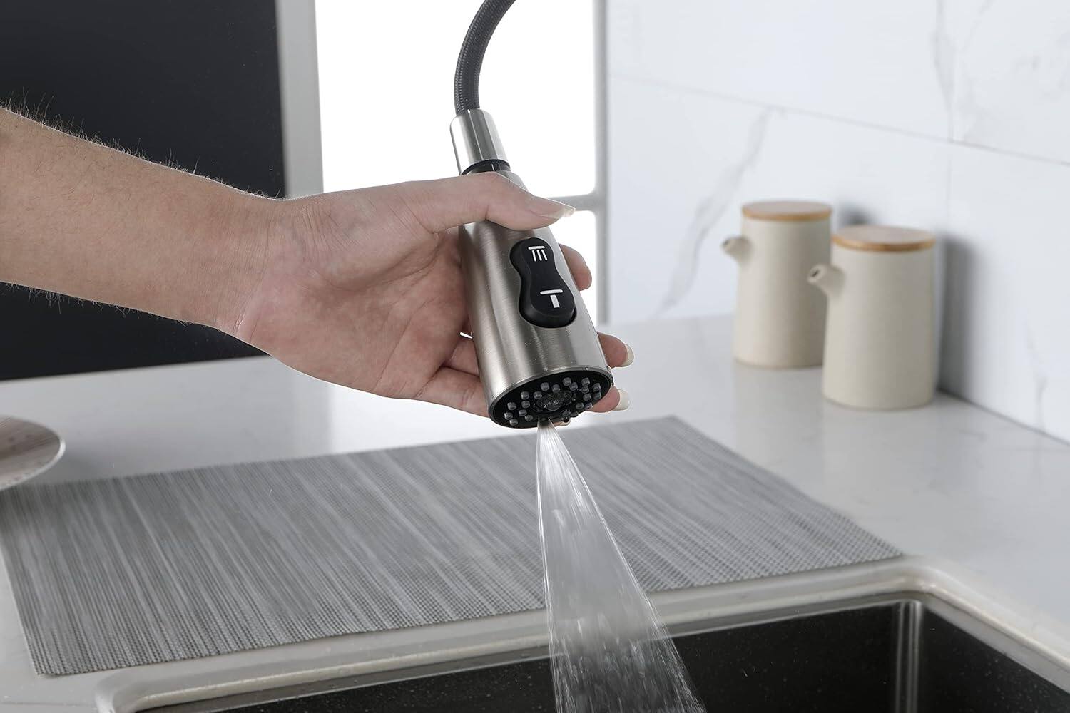 Left. MOOSOO - Kitchen Faucets with Pull Down Sprayer Kitchen Sink Faucet with Pull Out Sprayer Single Hole Deck Mount Single Handle - Silver.