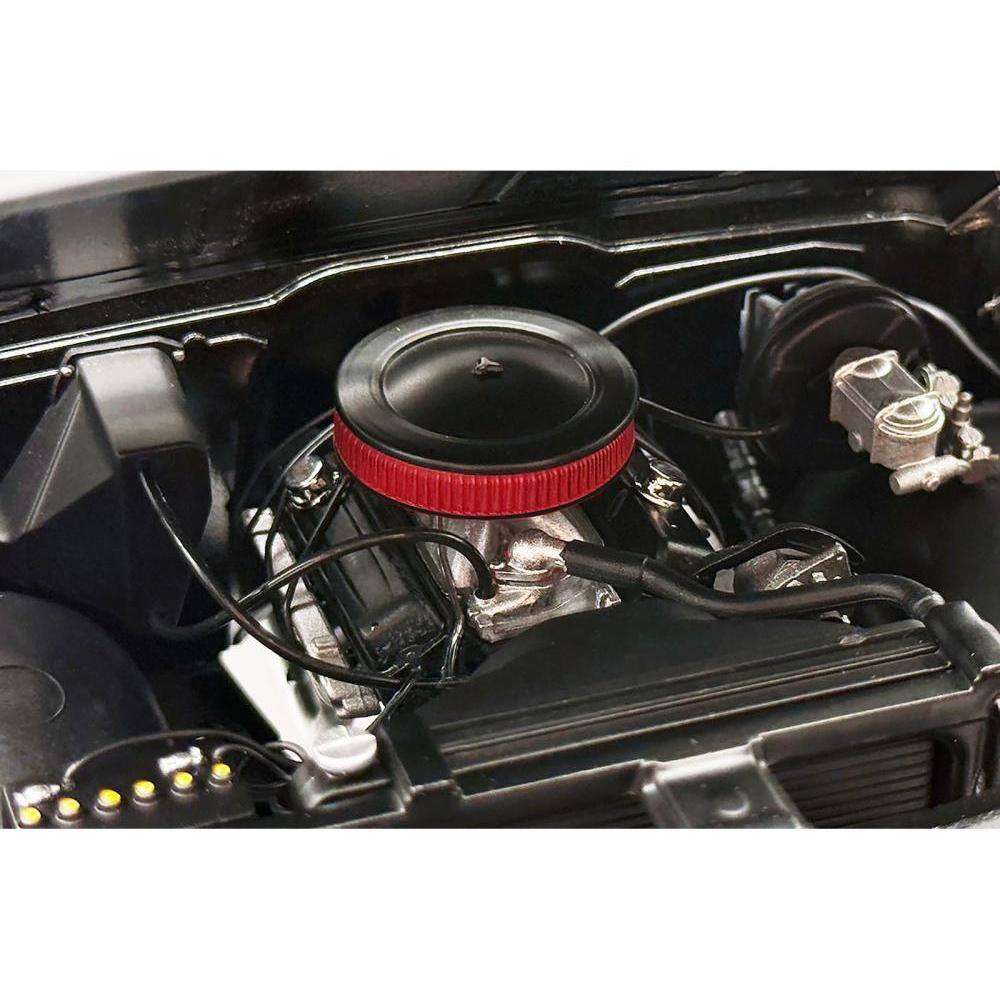 Angle. ACME - 1971 Chevrolet K5 Blazer Tuxedo Black and White Limited Edition to 396 pieces Worldwide 1/18 Diecast Model Car by ACME - Black and White.