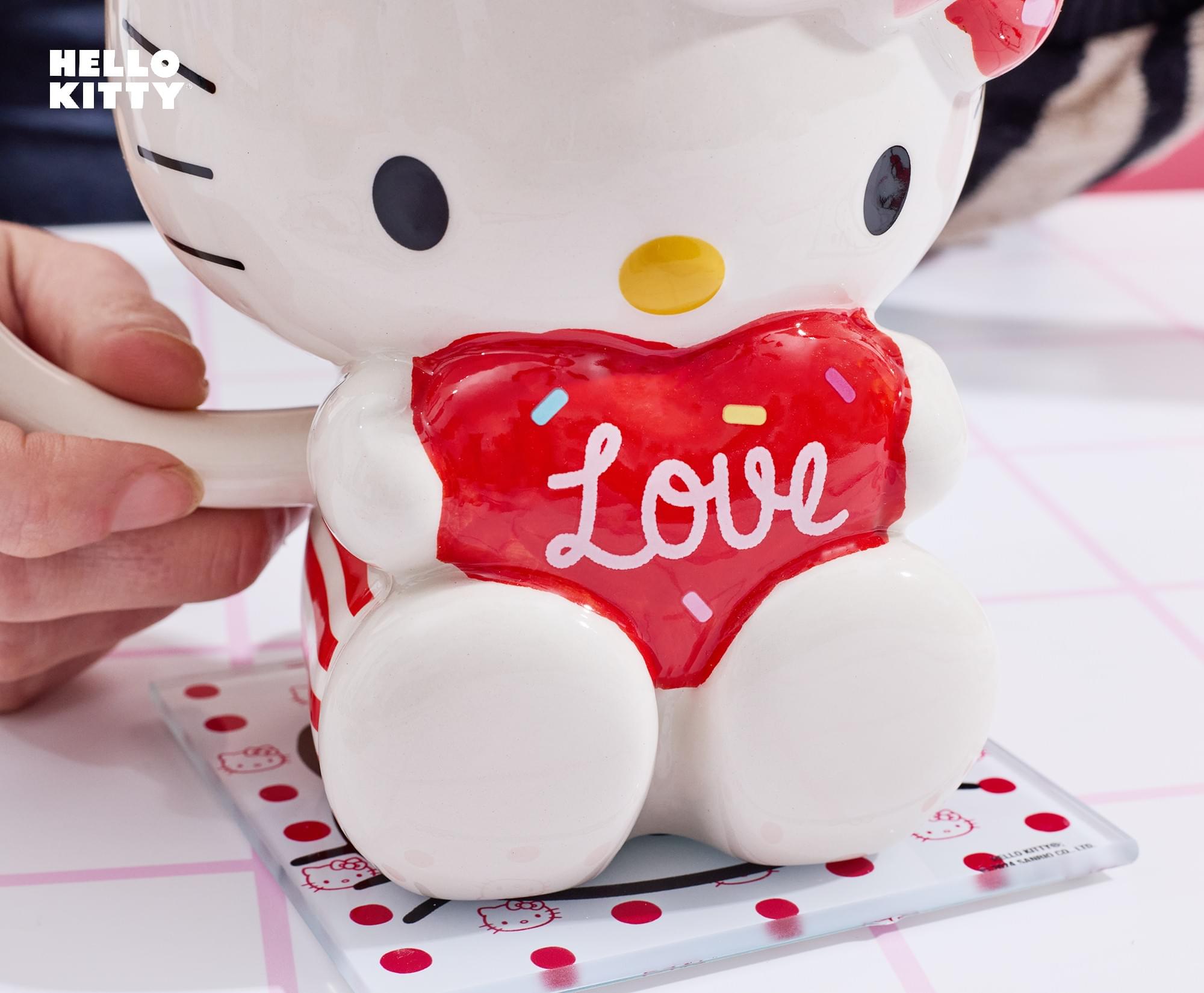 HELLO KITTY  
Love