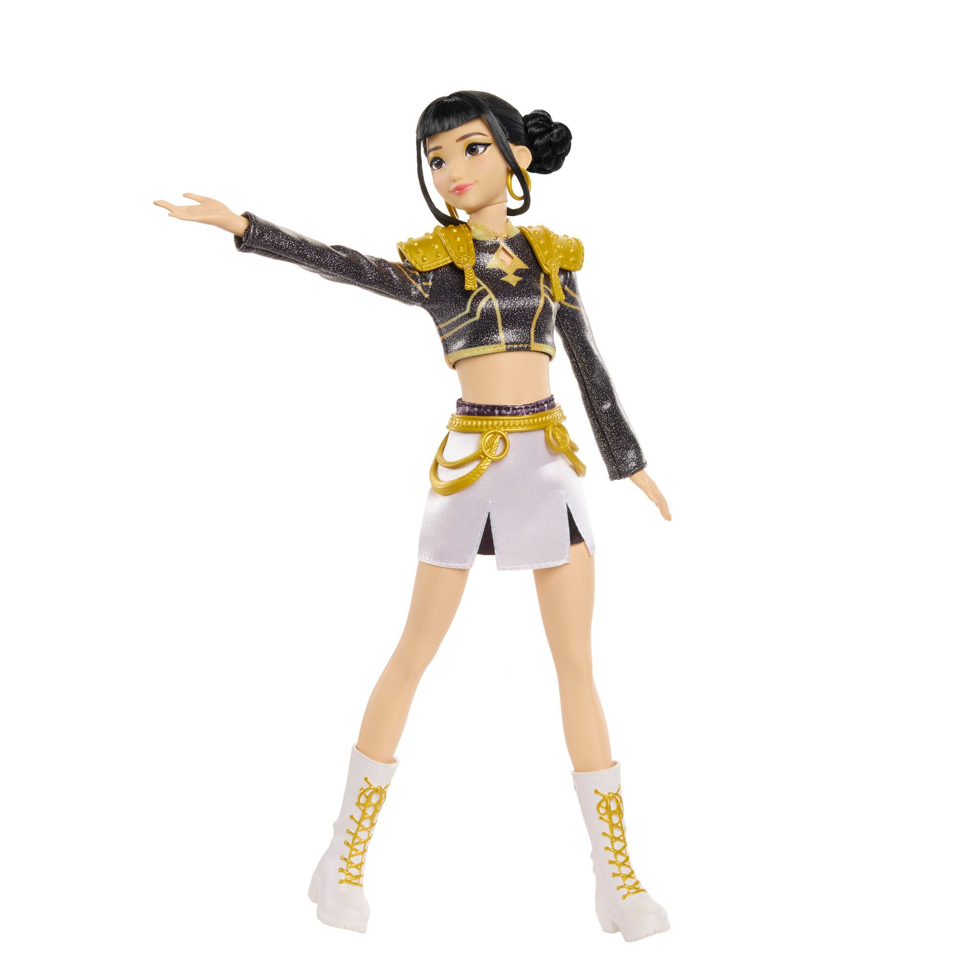 Angle. Mattel - KPop Demon Hunter HUNTR/X Zoey "Golder" Singing Doll.