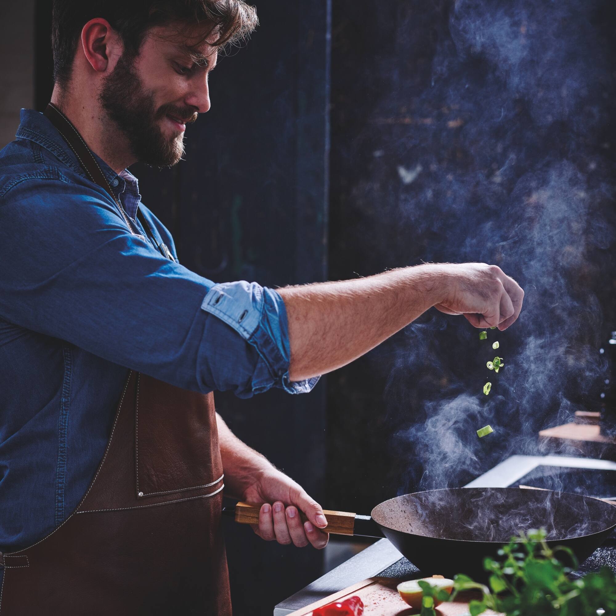 Left. Alva - Alva Forest Carbon Steel Wok Pan 12" - Acacia Wood Handle, Pre-Seasoned and Toxin-Free Cookware - Black.
