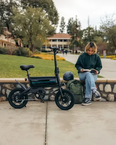 GoTrax - Z4 SWIFT Foldable eBike w/ 25mi Max Operating Range and 15.5mph Max Speed - Black