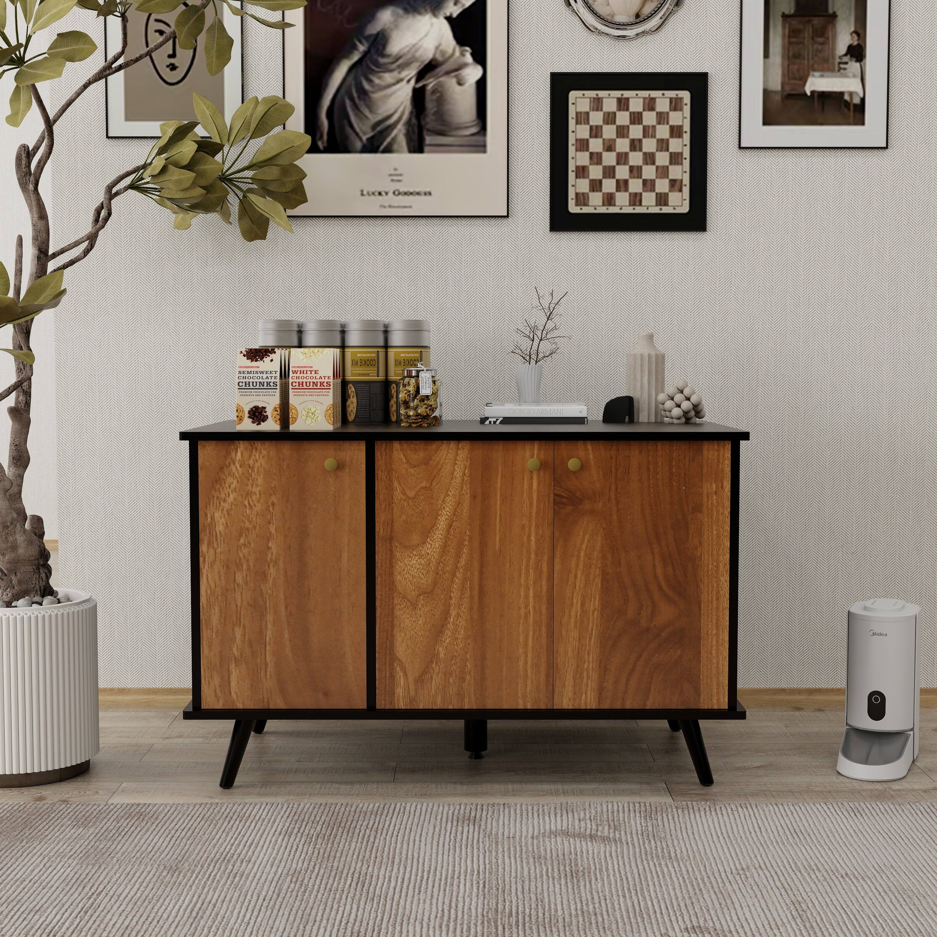 LUCKY Goocas  
WHITE CHUNKS  
RED SWEET CHOCOLATE CHUNKS  
LUCKY Goocas