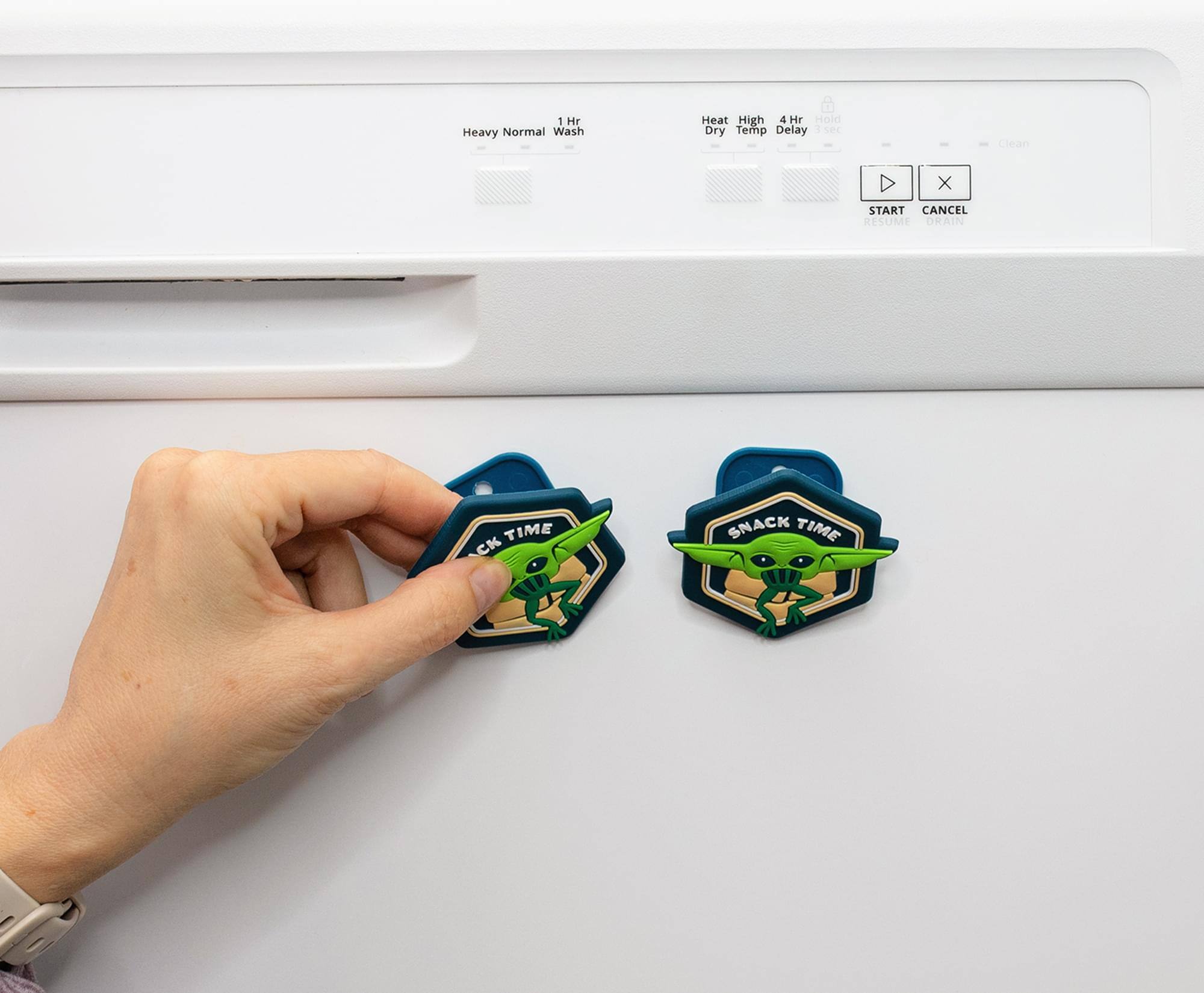 1 Hr Heavy Normal Wash  
Heat High  
4 Hr Hold Dry Temp Delay  
Clean  

START CANCEL RESUME DRAIN  

SNACK TIME  
SNACK TIME