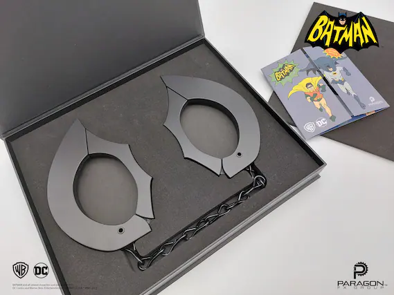 BATMAN™ CTS BATMAR AUGTET S A DC WB WB DC ATMAN and all related characters and elements. © DC Comics and Warner Bros. Entertainment Inc. SMELD. A m1202 P PARAGON, - FX GROUP