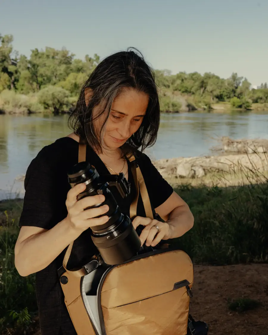 Alt View 25. Peak Design - Everyday Sling V2 6L - Coyote.