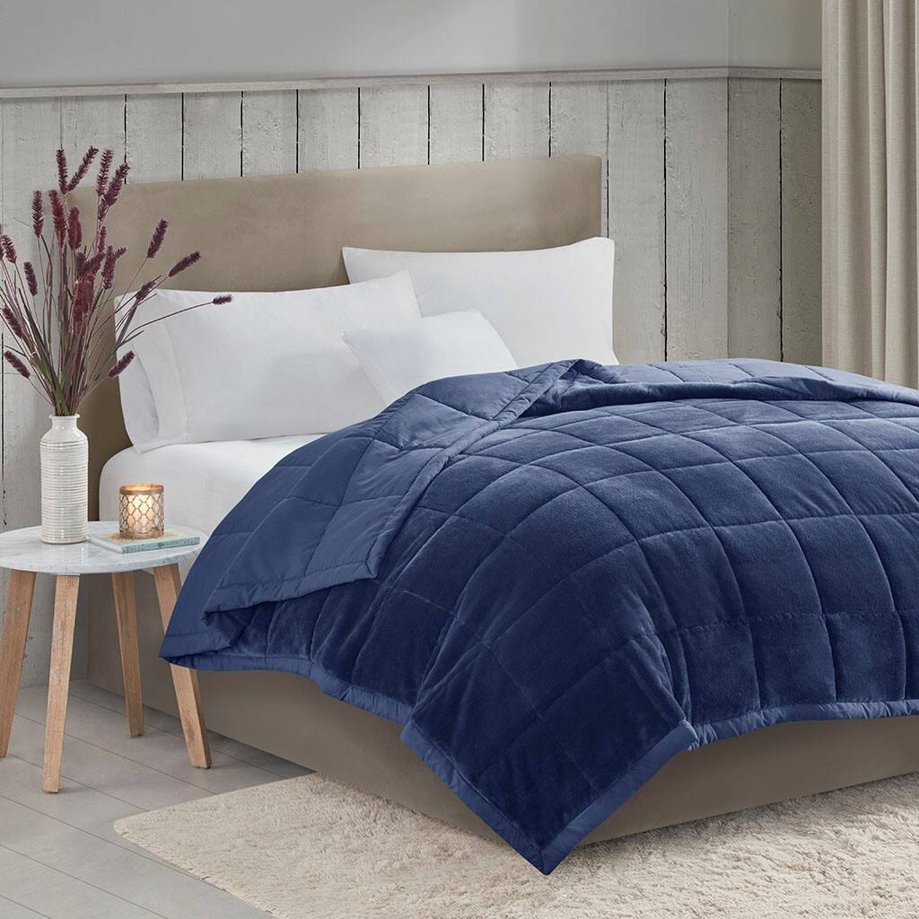 Alt View 1. Gracie Mills - Gracie Mills Morrow HeiQ Smart Temperature Reversible Down Alternative Blanket - Navy.
